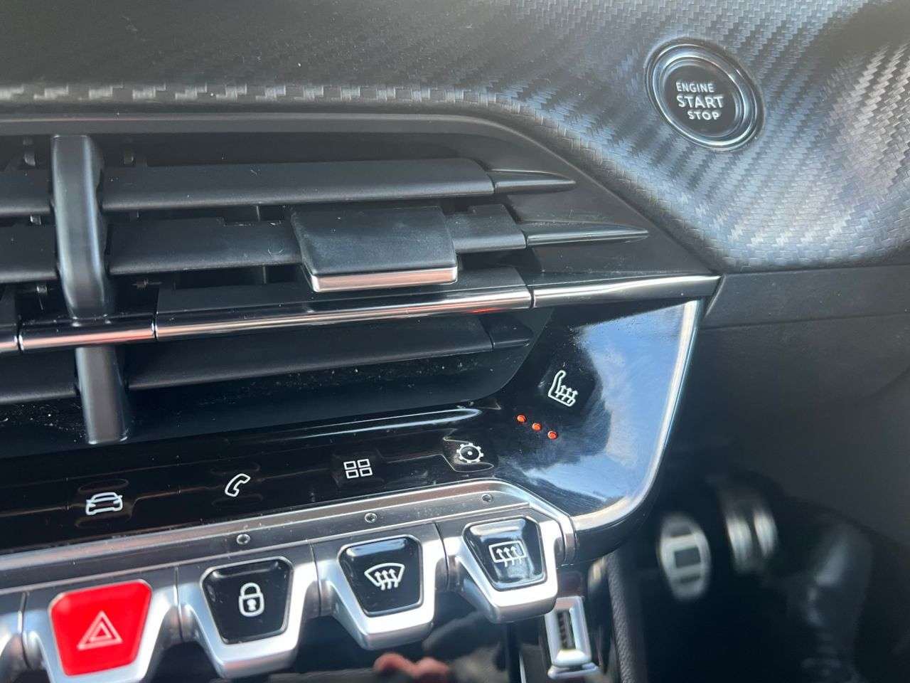 2021 PEUGEOT 2008 2021 PEUGEOT 2008