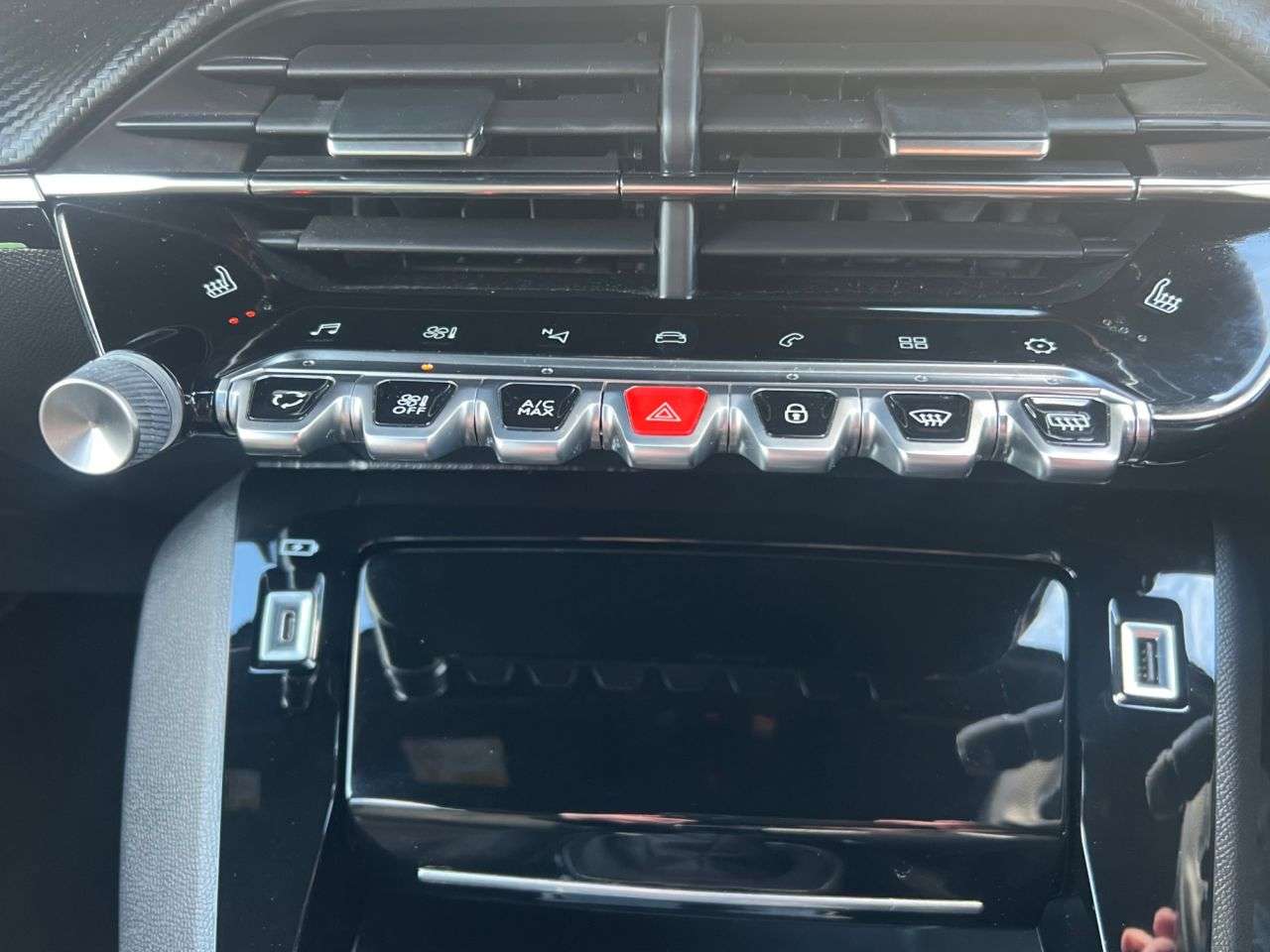 2021 PEUGEOT 2008 2021 PEUGEOT 2008