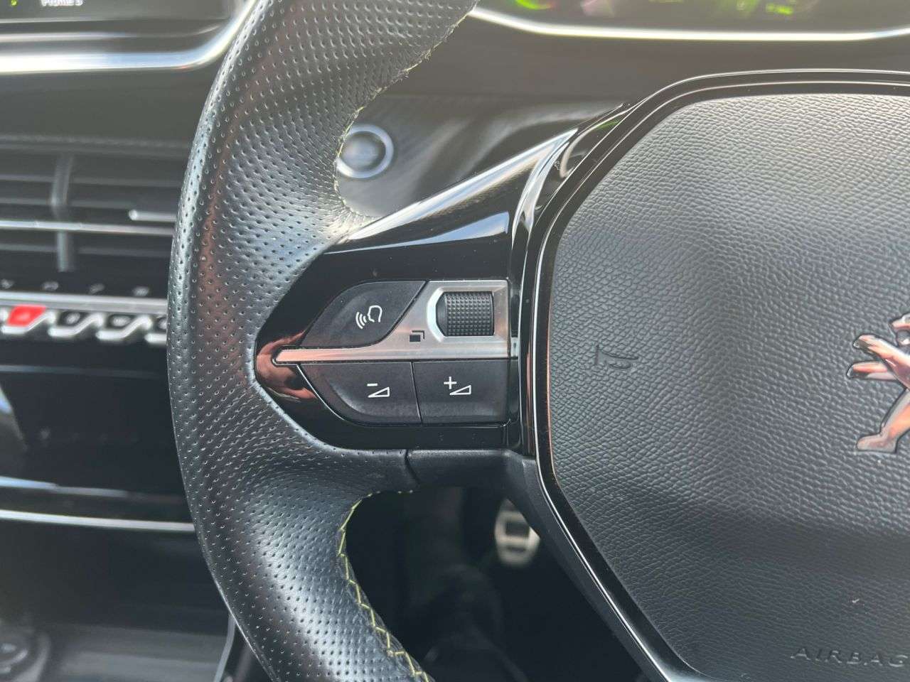 2021 PEUGEOT 2008 2021 PEUGEOT 2008