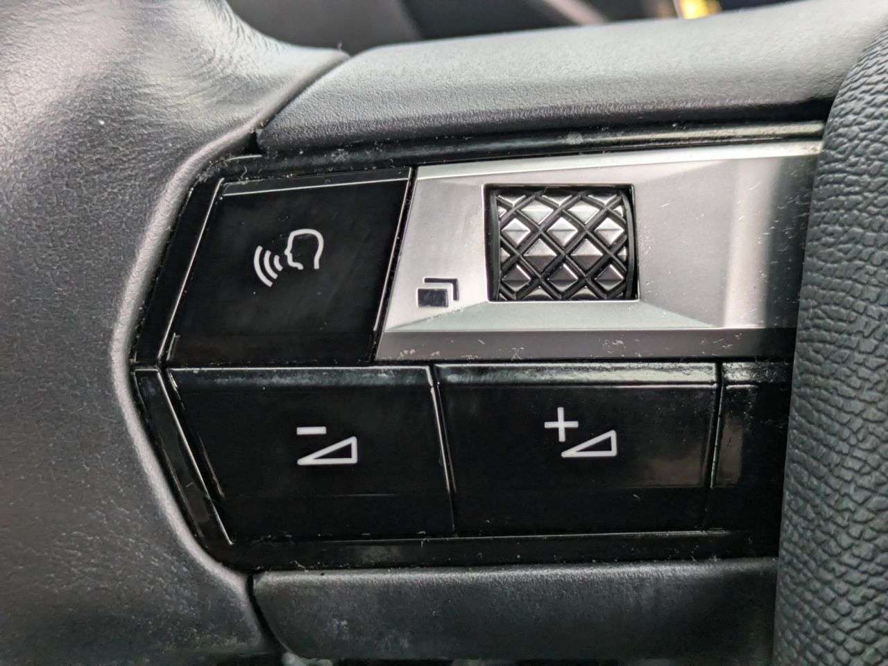 2021 DS AUTOMOBILES DS 3 CROSSBACK 2021 DS AUTOMOBILES DS 3 CROSSBACK