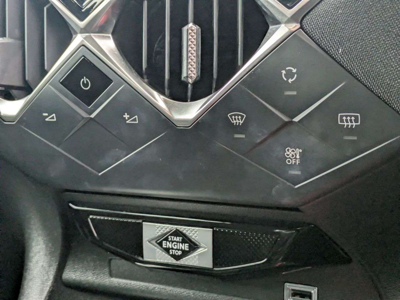 2021 DS AUTOMOBILES DS 3 CROSSBACK 2021 DS AUTOMOBILES DS 3 CROSSBACK