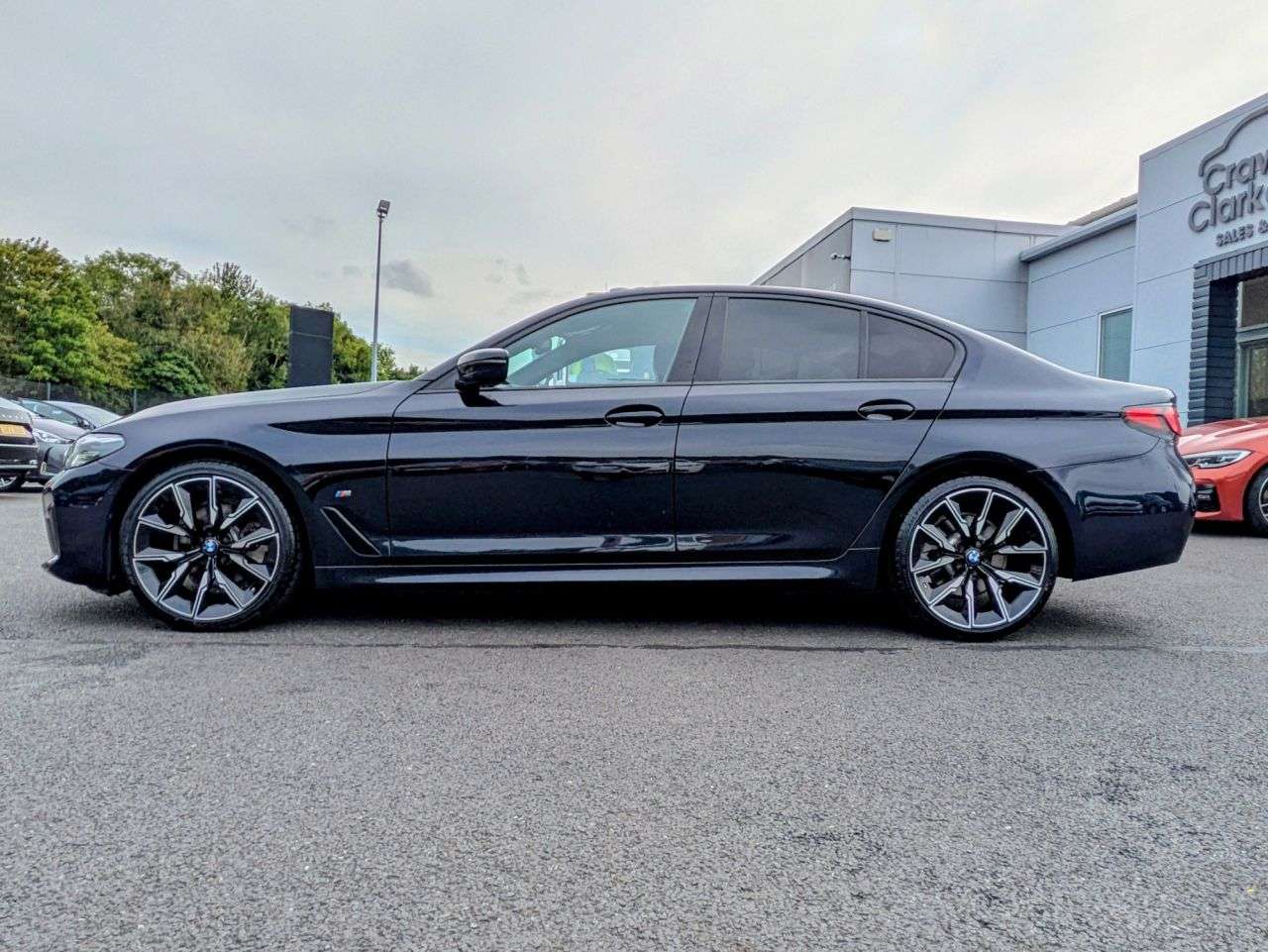 A 2022 BMW 5 SERIES 2.0 520d MHT M Sport Saloon 4dr Diesel Hybrid Steptronic Euro 6 (s/s) (190 A 2022 BMW 5 SERIES 2.0 520d MHT M Sport Saloon 4dr Diesel Hybrid Steptronic Euro 6 (s/s) (190