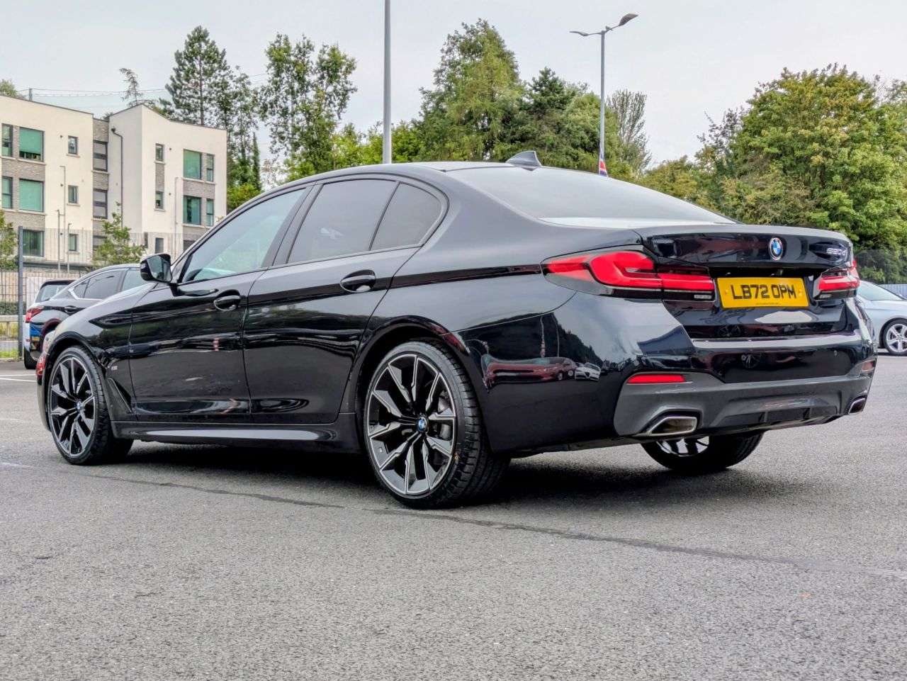 A 2022 BMW 5 SERIES 2.0 520d MHT M Sport Saloon 4dr Diesel Hybrid Steptronic Euro 6 (s/s) (190 A 2022 BMW 5 SERIES 2.0 520d MHT M Sport Saloon 4dr Diesel Hybrid Steptronic Euro 6 (s/s) (190