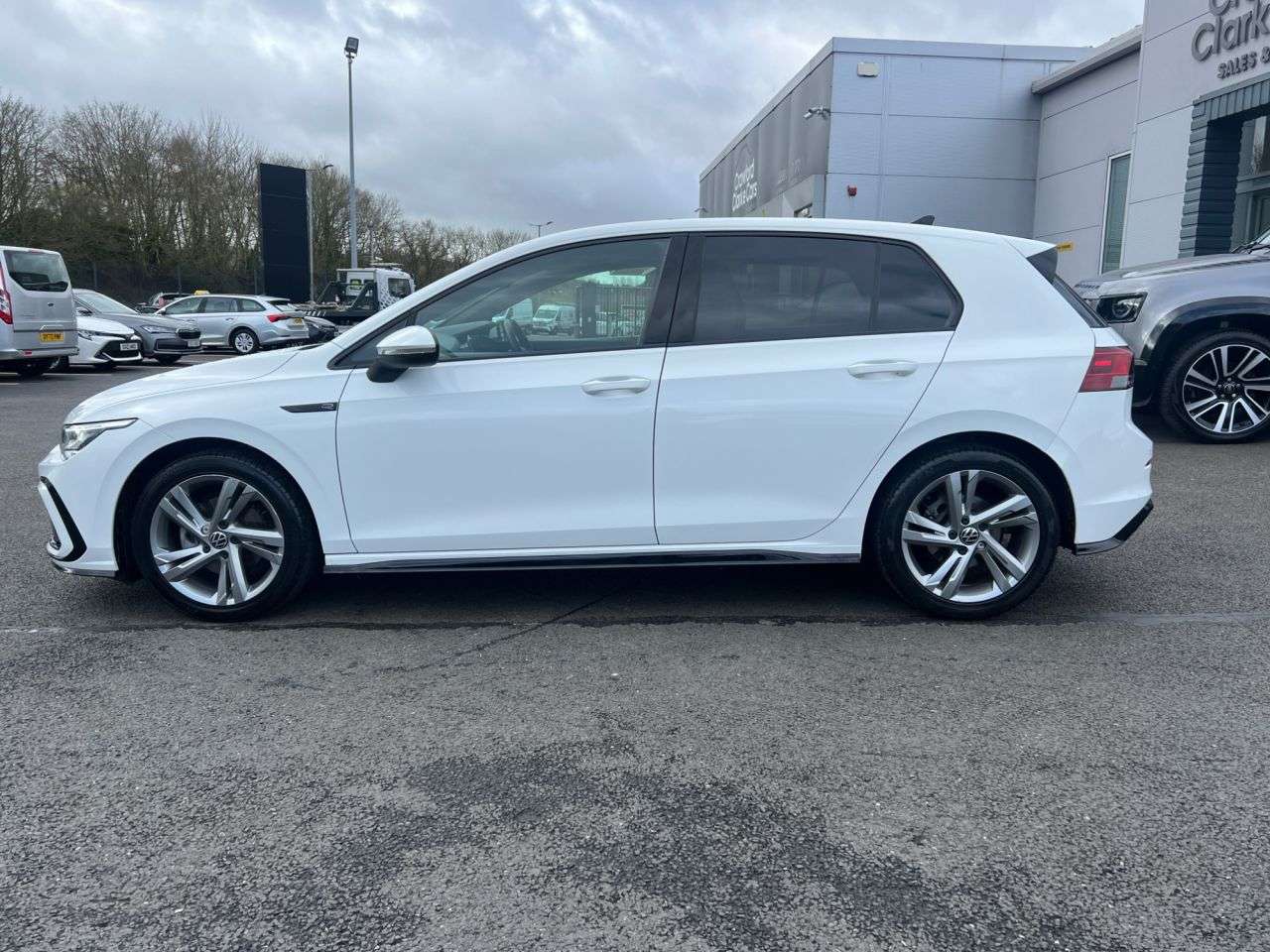 A 2022 VOLKSWAGEN GOLF 1.5 TSI R-Line Hatchback 5dr Petrol Manual Euro 6 (s/s) (130 ps) A 2022 VOLKSWAGEN GOLF 1.5 TSI R-Line Hatchback 5dr Petrol Manual Euro 6 (s/s) (130 ps)