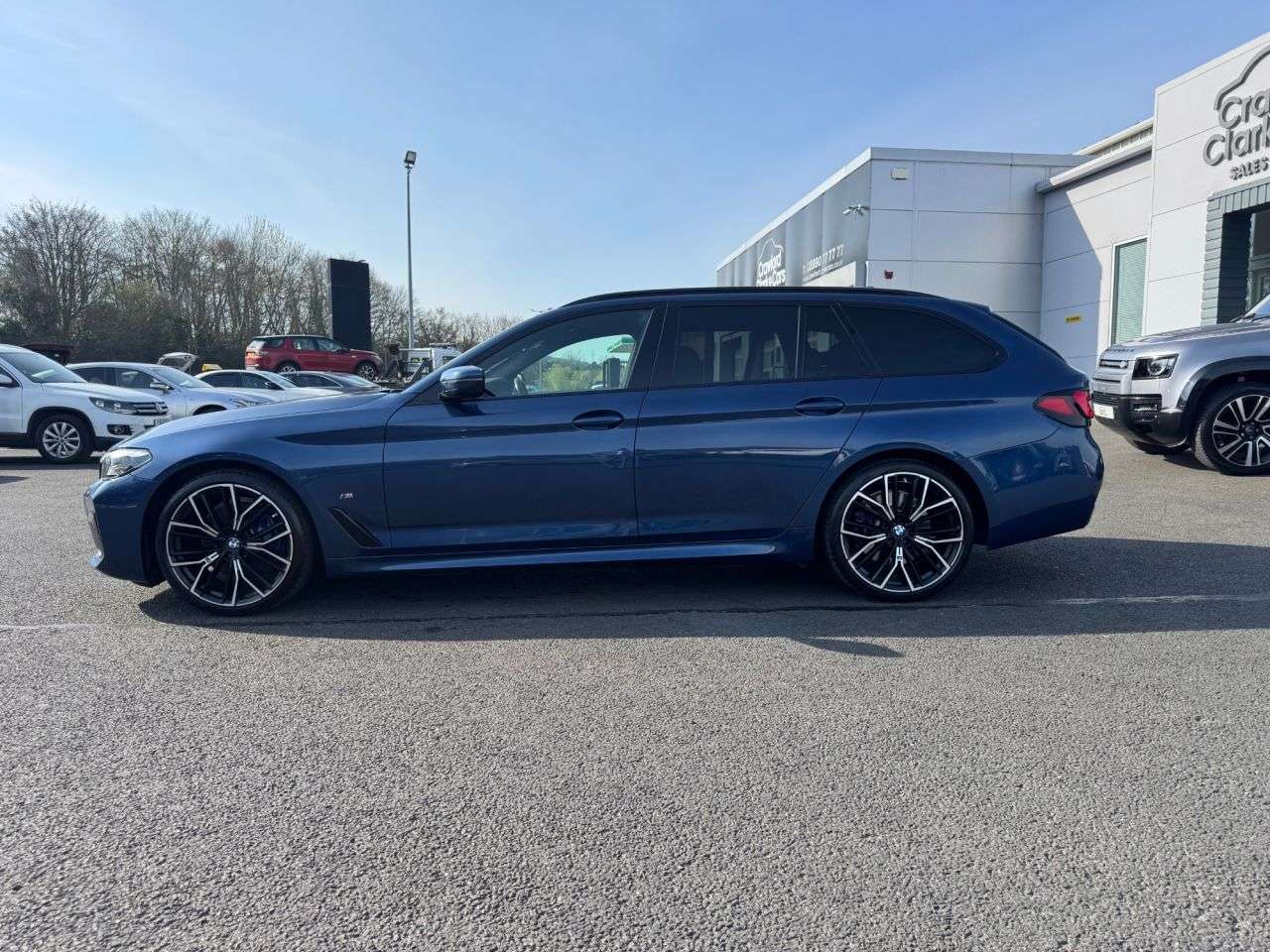 A 2021 BMW 5 SERIES 2.0 520d MHT M Sport Touring 5dr Diesel Hybrid Steptronic Euro 6 (s/s) (190 A 2021 BMW 5 SERIES 2.0 520d MHT M Sport Touring 5dr Diesel Hybrid Steptronic Euro 6 (s/s) (190