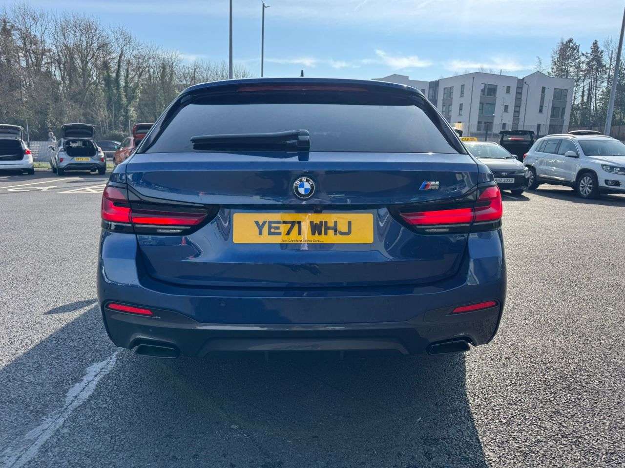 A 2021 BMW 5 SERIES 2.0 520d MHT M Sport Touring 5dr Diesel Hybrid Steptronic Euro 6 (s/s) (190 A 2021 BMW 5 SERIES 2.0 520d MHT M Sport Touring 5dr Diesel Hybrid Steptronic Euro 6 (s/s) (190