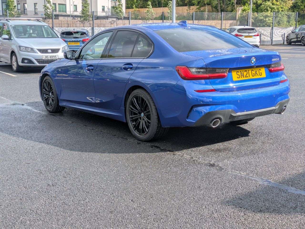 A 2021 BMW 3 SERIES 2.0 320d MHT M Sport Saloon 4dr Diesel Hybrid Auto Euro 6 (s/s) (190 ps) A 2021 BMW 3 SERIES 2.0 320d MHT M Sport Saloon 4dr Diesel Hybrid Auto Euro 6 (s/s) (190 ps)