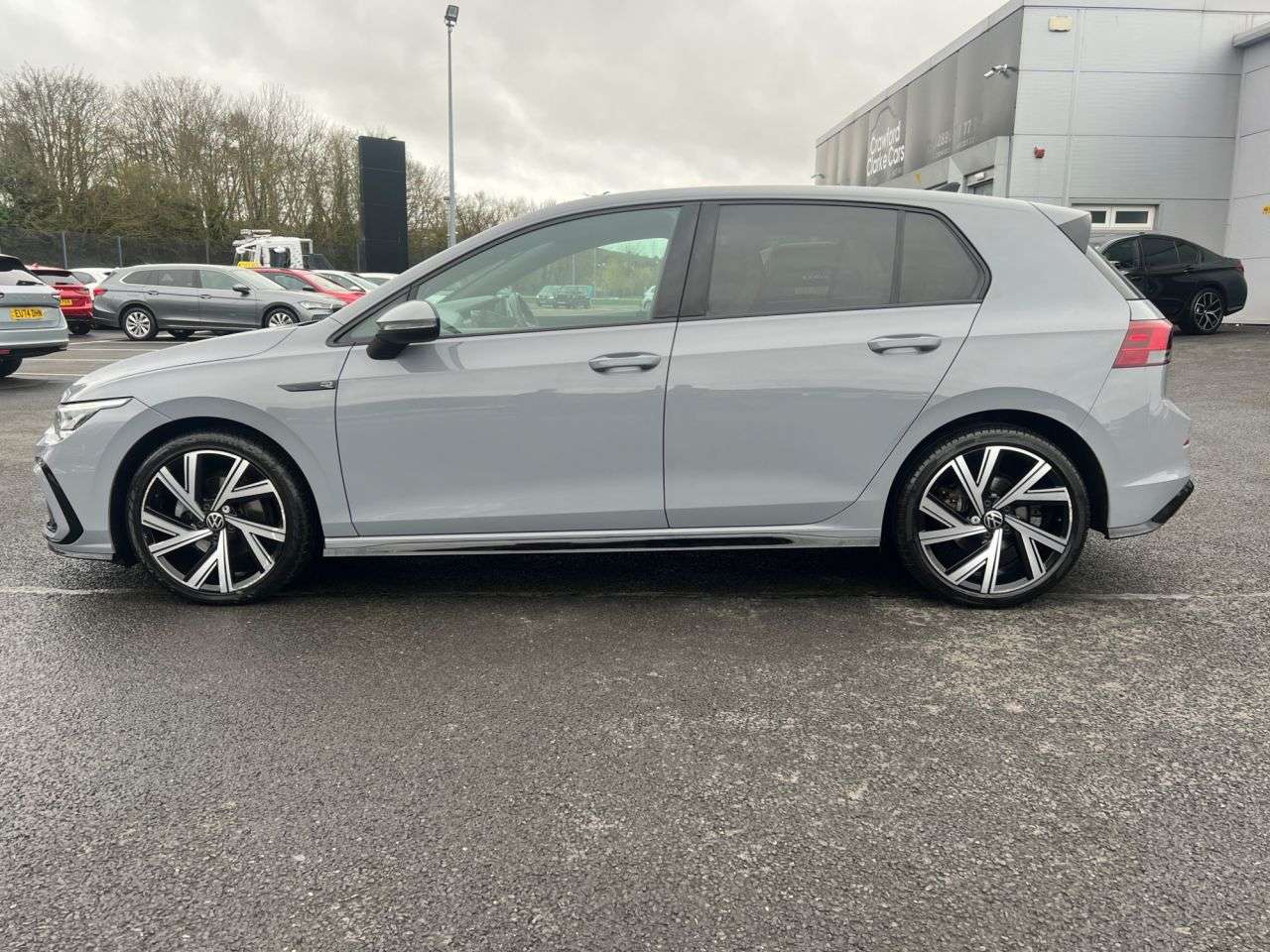 A 2023 VOLKSWAGEN GOLF 2.0 TDI R-Line Hatchback 5dr Diesel DSG Euro 6 (s/s) (150 ps) A 2023 VOLKSWAGEN GOLF 2.0 TDI R-Line Hatchback 5dr Diesel DSG Euro 6 (s/s) (150 ps)