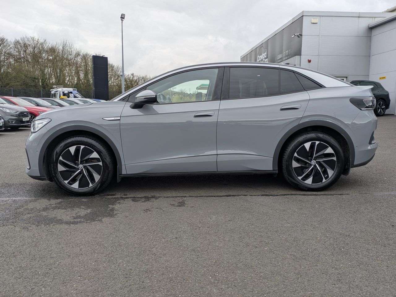 A 2022 VOLKSWAGEN ID.5 Pro Performance 77kWh Style SUV 5dr Electric Auto (204 ps) A 2022 VOLKSWAGEN ID.5 Pro Performance 77kWh Style SUV 5dr Electric Auto (204 ps)