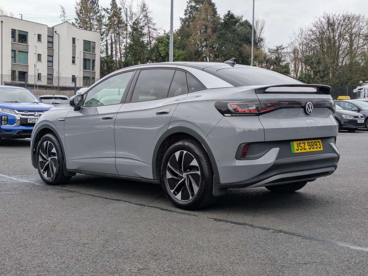 A 2022 VOLKSWAGEN ID.5 Pro Performance 77kWh Style SUV 5dr Electric Auto (204 ps) A 2022 VOLKSWAGEN ID.5 Pro Performance 77kWh Style SUV 5dr Electric Auto (204 ps)