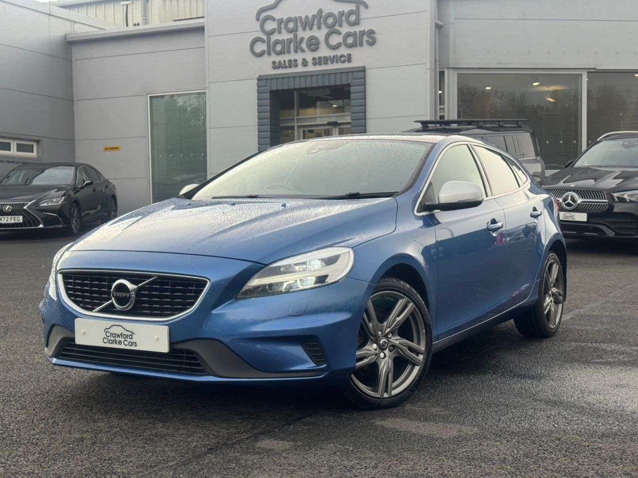 A 2017 VOLVO V40 2.0 D2 R-Design Pro Hatchback 5dr Diesel Manual Euro 6 (s/s) (120 ps) A 2017 VOLVO V40 2.0 D2 R-Design Pro Hatchback 5dr Diesel Manual Euro 6 (s/s) (120 ps)