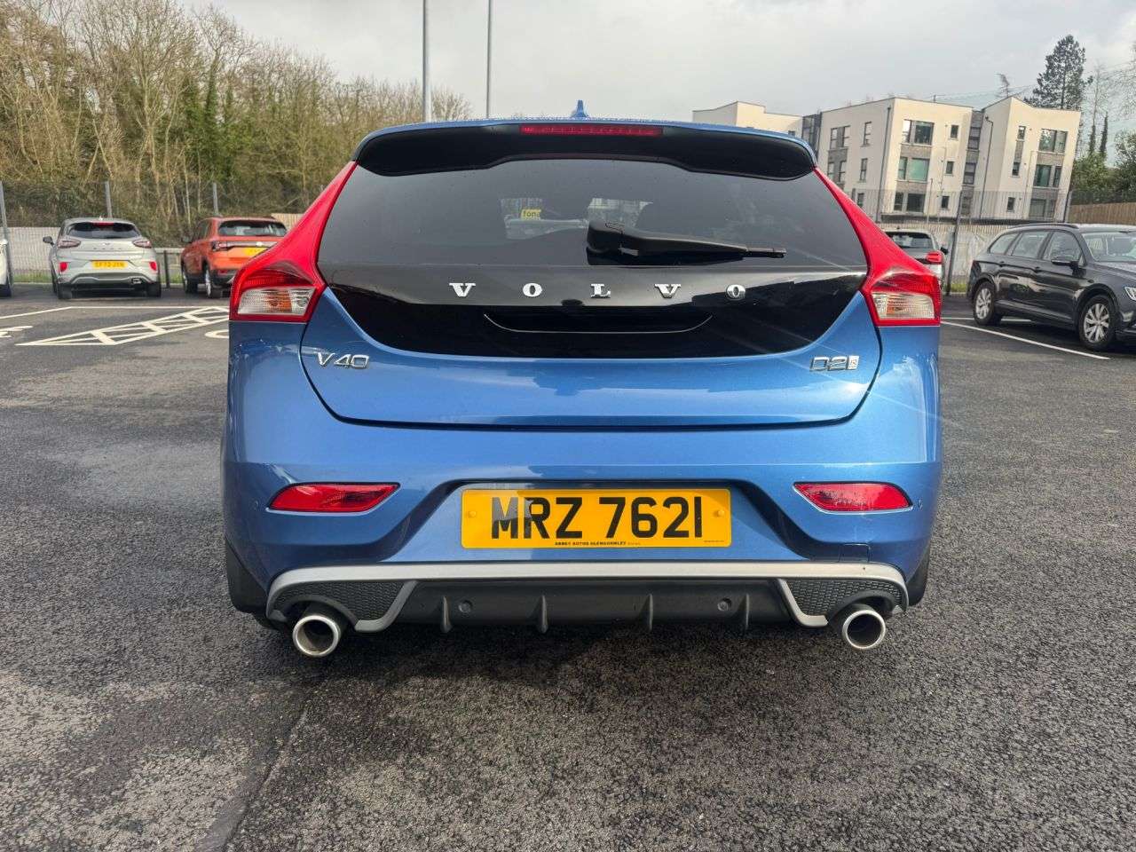 A 2017 VOLVO V40 2.0 D2 R-Design Pro Hatchback 5dr Diesel Manual Euro 6 (s/s) (120 ps) A 2017 VOLVO V40 2.0 D2 R-Design Pro Hatchback 5dr Diesel Manual Euro 6 (s/s) (120 ps)