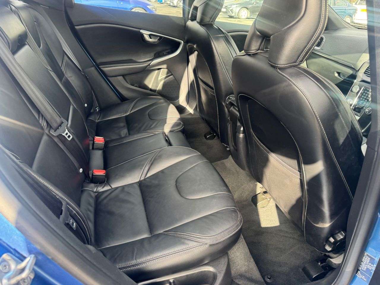 2017 VOLVO V40 2017 VOLVO V40