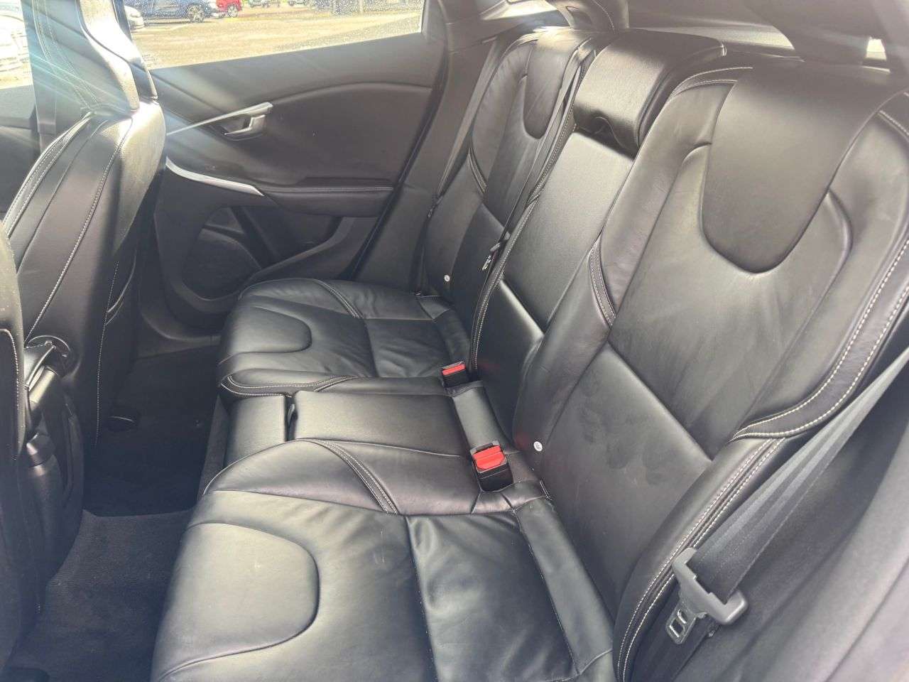 2017 VOLVO V40 2017 VOLVO V40