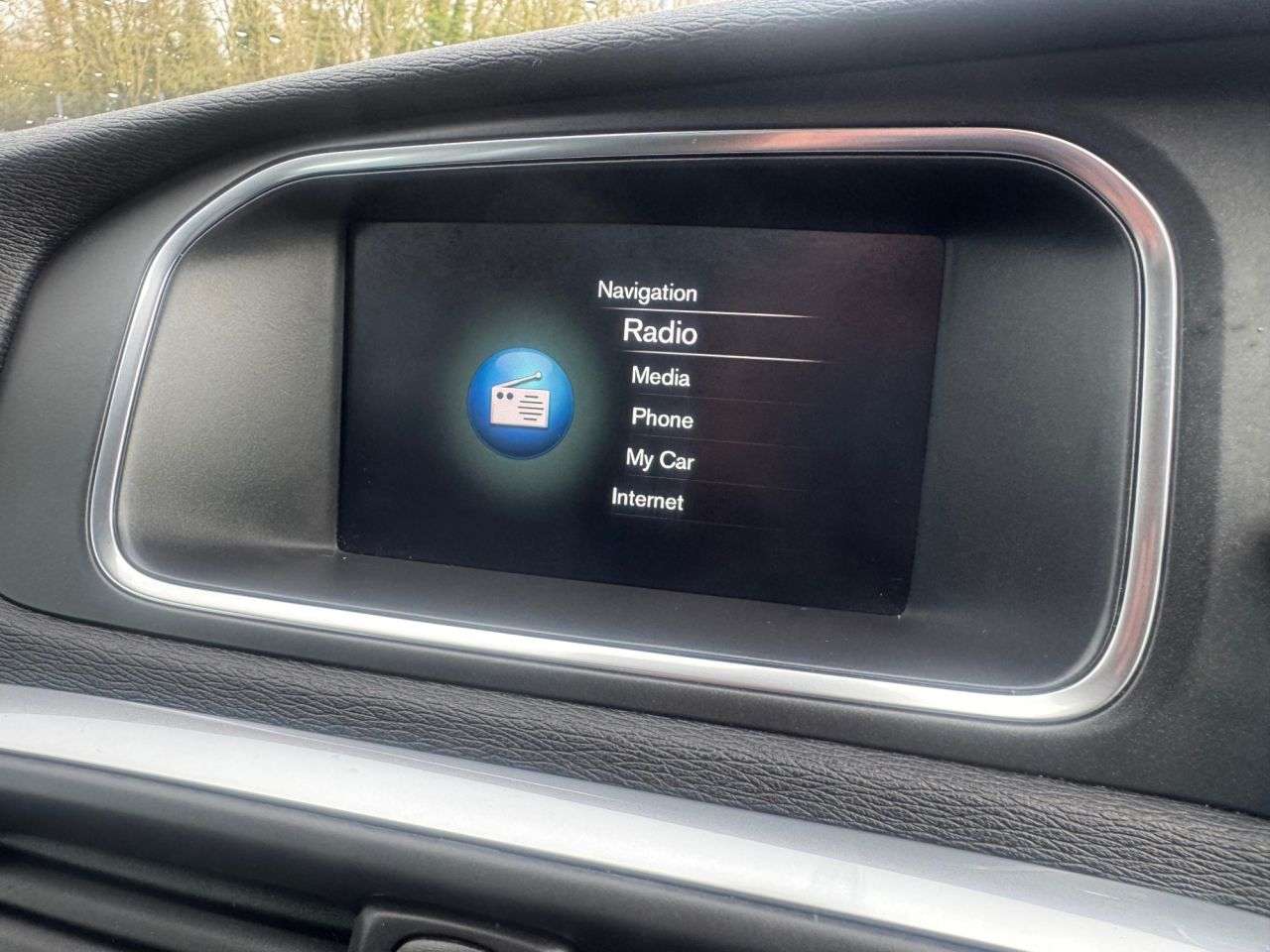 2017 VOLVO V40 2017 VOLVO V40