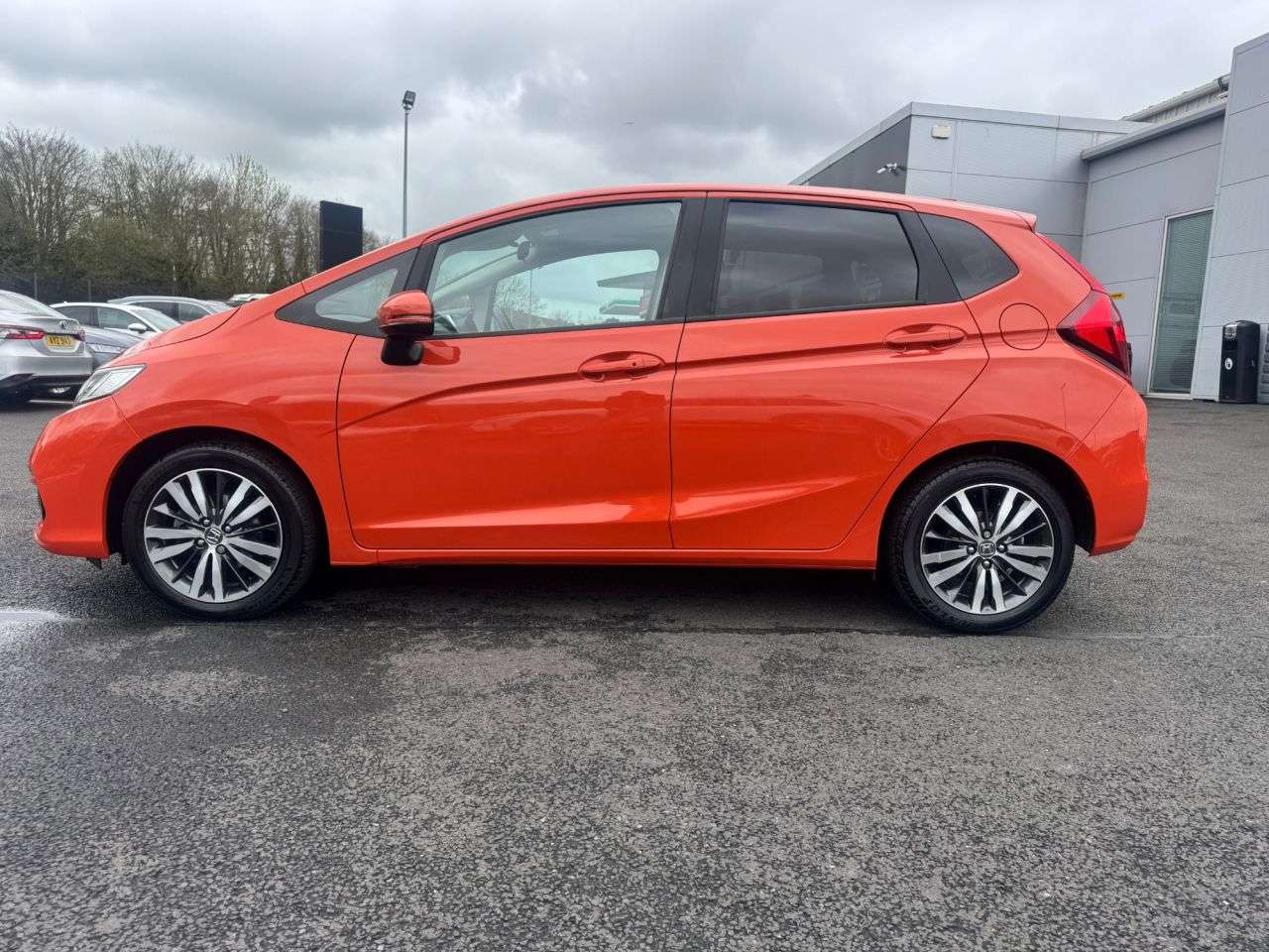 A 2018 HONDA JAZZ 1.3 i-VTEC EX Hatchback 5dr Petrol Manual Euro 6 (s/s) (102 ps) A 2018 HONDA JAZZ 1.3 i-VTEC EX Hatchback 5dr Petrol Manual Euro 6 (s/s) (102 ps)