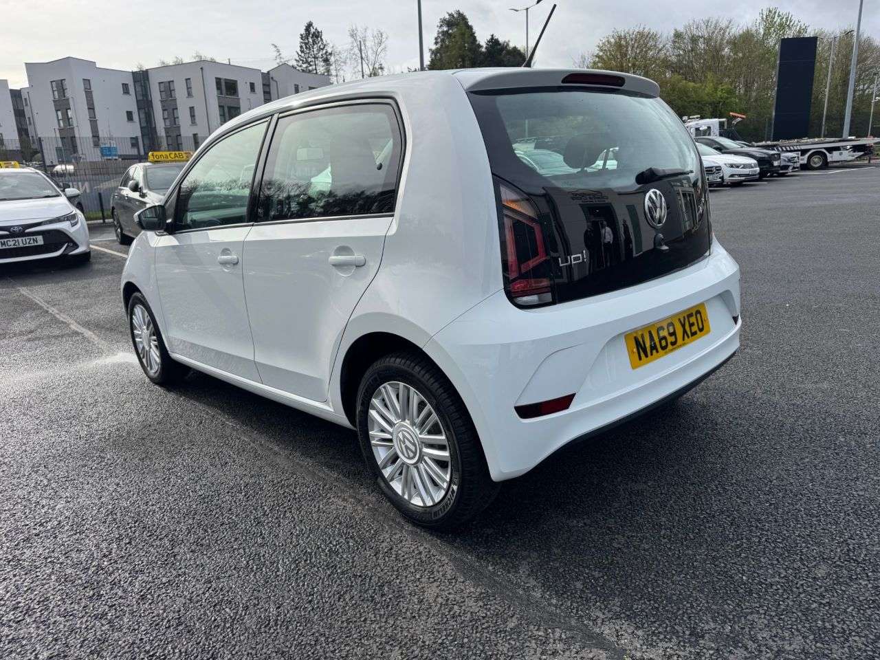 A 2020 VOLKSWAGEN UP! 1.0 Move up! Hatchback 5dr Petrol Manual Euro 6 (s/s) (60 ps) A 2020 VOLKSWAGEN UP! 1.0 Move up! Hatchback 5dr Petrol Manual Euro 6 (s/s) (60 ps)