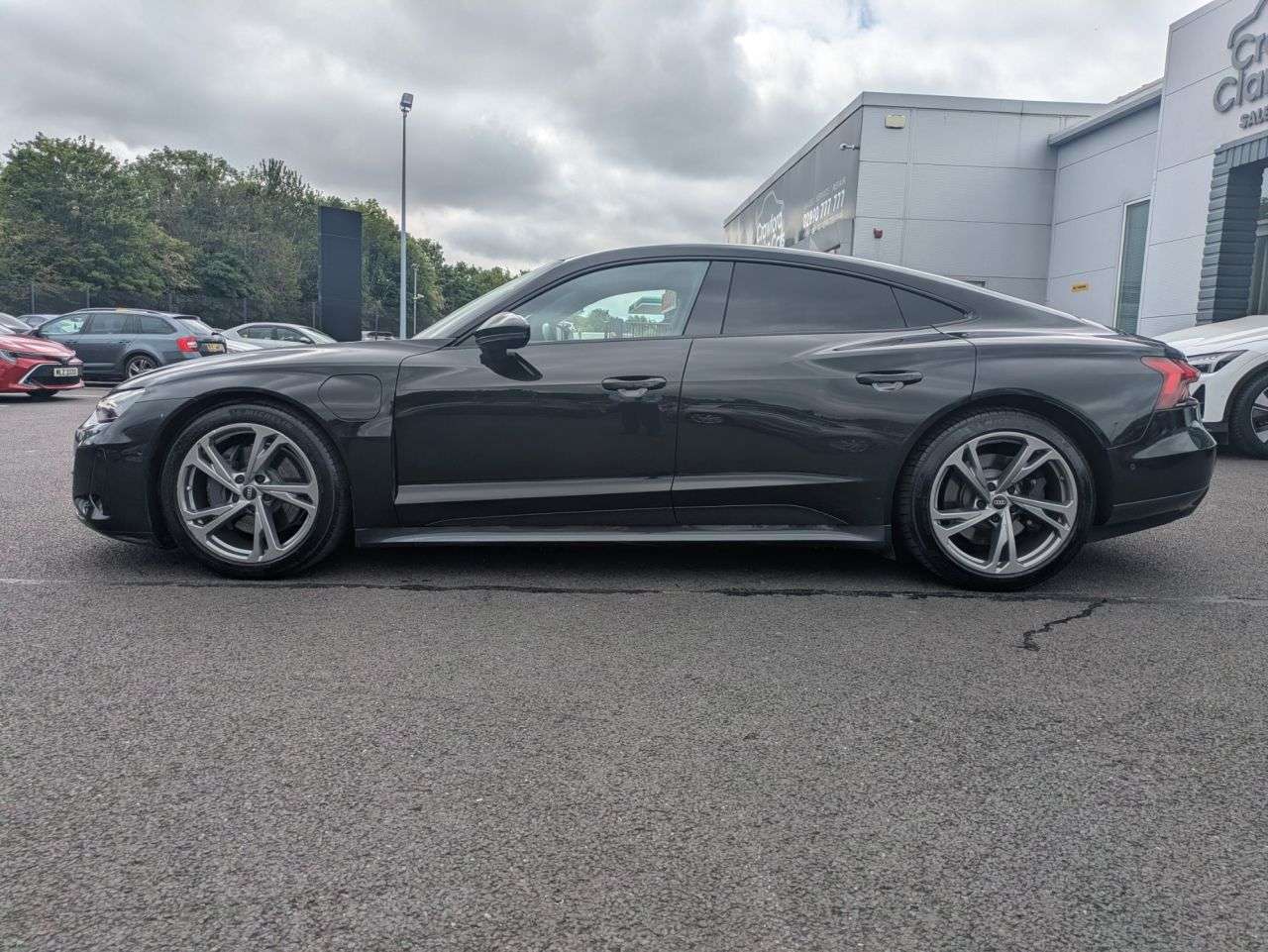 A 2022 AUDI E-TRON GT 93.4kWh Saloon 4dr Electric Auto quattro (476 ps) A 2022 AUDI E-TRON GT 93.4kWh Saloon 4dr Electric Auto quattro (476 ps)
