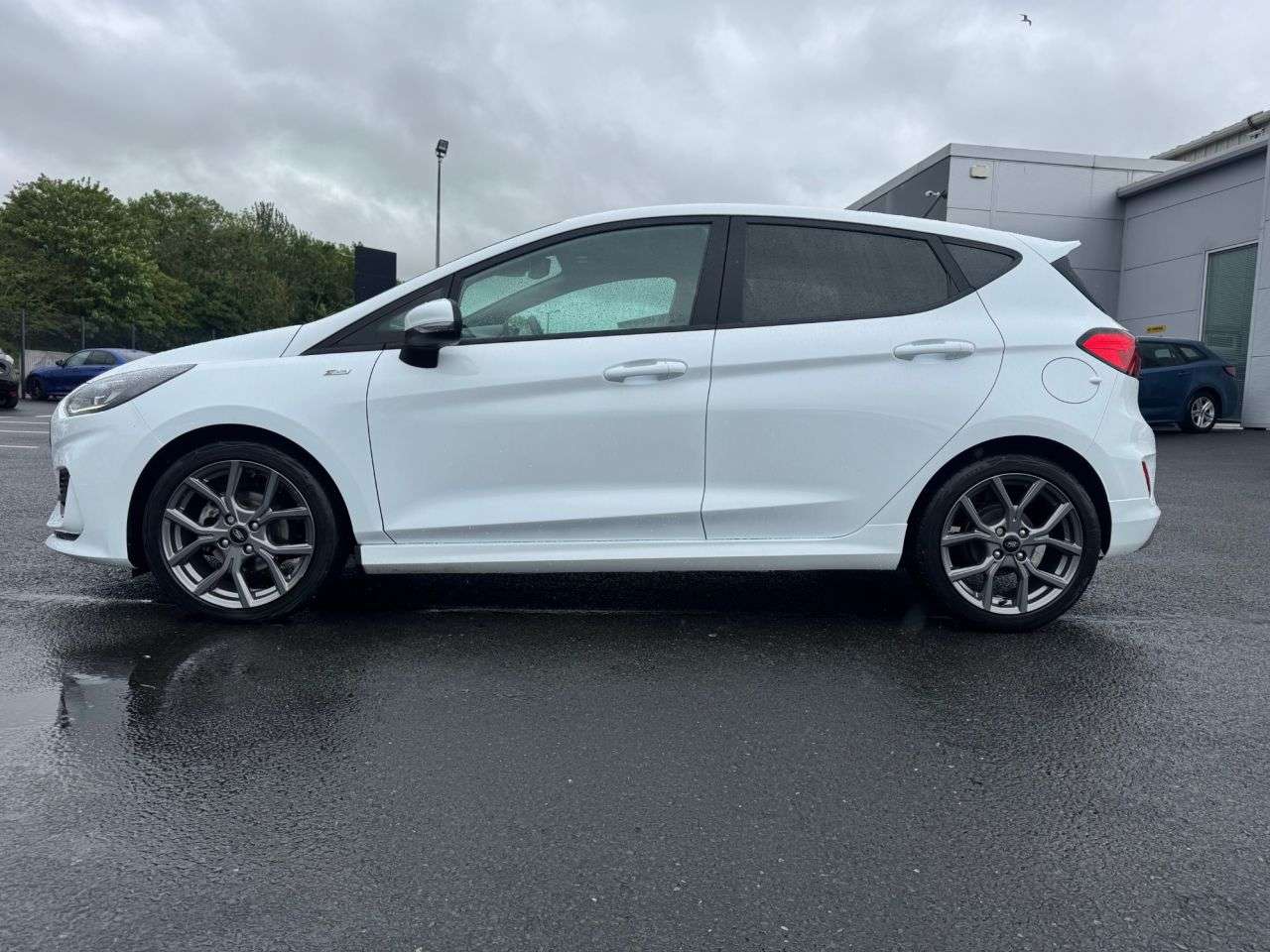 A 2022 FORD FIESTA 1.0T EcoBoost MHEV ST-Line Hatchback 5dr Petrol Hybrid Manual Euro 6 (s/s) A 2022 FORD FIESTA 1.0T EcoBoost MHEV ST-Line Hatchback 5dr Petrol Hybrid Manual Euro 6 (s/s)