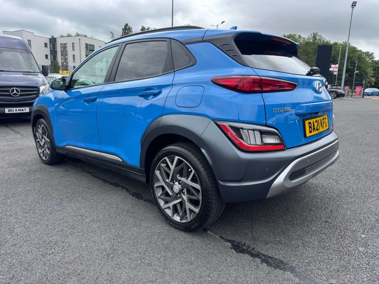A 2021 HYUNDAI KONA 1.6 h-GDi Premium SUV 5dr Petrol Hybrid DCT Euro 6 (s/s) (141 ps) A 2021 HYUNDAI KONA 1.6 h-GDi Premium SUV 5dr Petrol Hybrid DCT Euro 6 (s/s) (141 ps)