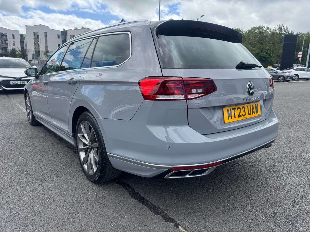 A 2023 VOLKSWAGEN PASSAT 2.0 TDI EVO R-Line Estate 5dr Diesel DSG Euro 6 (s/s) (150 ps) A 2023 VOLKSWAGEN PASSAT 2.0 TDI EVO R-Line Estate 5dr Diesel DSG Euro 6 (s/s) (150 ps)