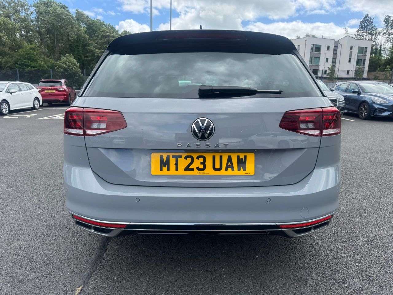 A 2023 VOLKSWAGEN PASSAT 2.0 TDI EVO R-Line Estate 5dr Diesel DSG Euro 6 (s/s) (150 ps) A 2023 VOLKSWAGEN PASSAT 2.0 TDI EVO R-Line Estate 5dr Diesel DSG Euro 6 (s/s) (150 ps)