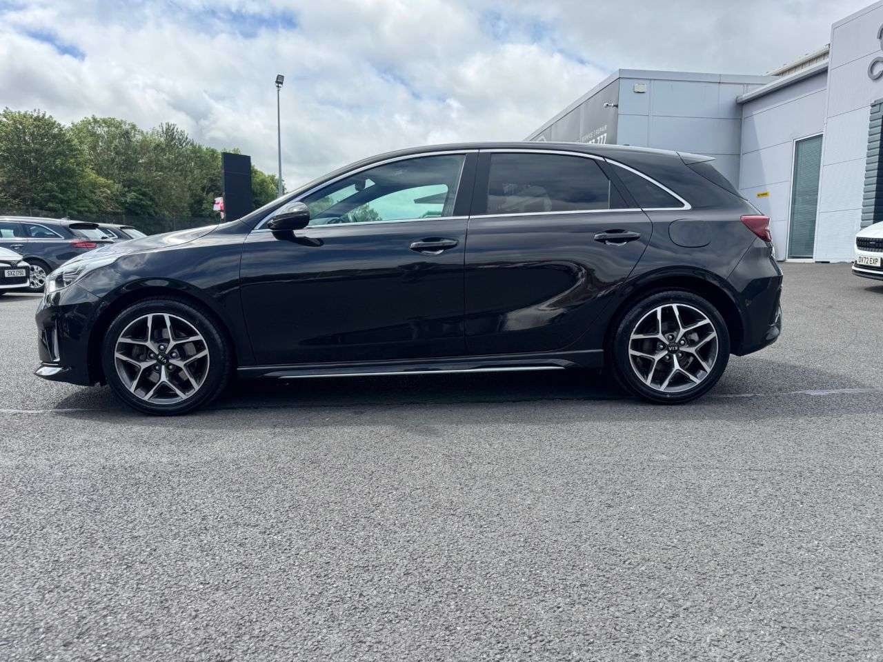 A 2020 KIA CEED 1.0 T-GDi GT-Line Hatchback 5dr Petrol Manual Euro 6 (s/s) (118 bhp) A 2020 KIA CEED 1.0 T-GDi GT-Line Hatchback 5dr Petrol Manual Euro 6 (s/s) (118 bhp)