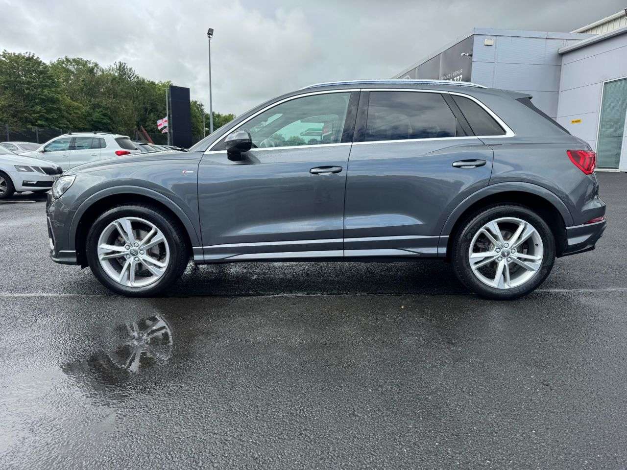 A 2020 AUDI Q3 1.5 TFSI CoD 35 S line SUV 5dr Petrol Manual Euro 6 (s/s) (150 ps) A 2020 AUDI Q3 1.5 TFSI CoD 35 S line SUV 5dr Petrol Manual Euro 6 (s/s) (150 ps)