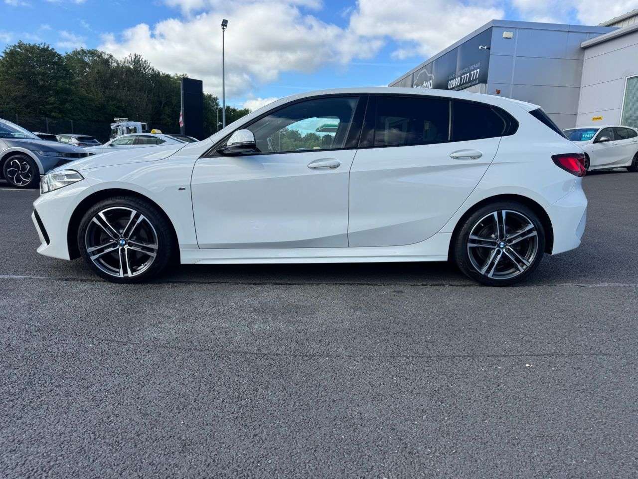 A 2021 BMW 1 SERIES 1.5 118i M Sport (LCP) Hatchback 5dr Petrol DCT Euro 6 (s/s) (136 ps) A 2021 BMW 1 SERIES 1.5 118i M Sport (LCP) Hatchback 5dr Petrol DCT Euro 6 (s/s) (136 ps)