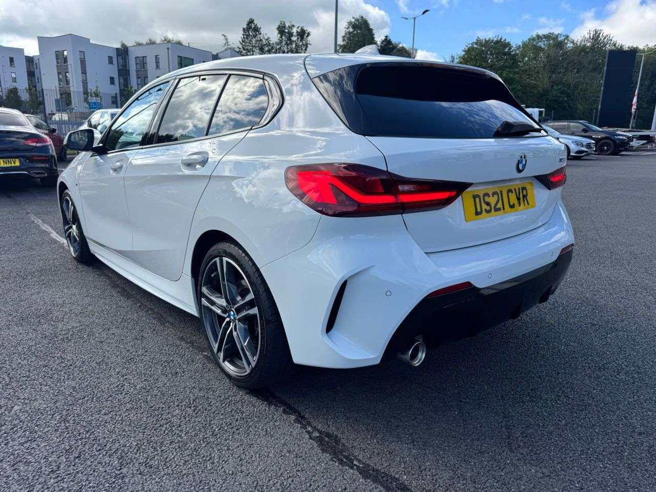 A 2021 BMW 1 SERIES 1.5 118i M Sport (LCP) Hatchback 5dr Petrol DCT Euro 6 (s/s) (136 ps) A 2021 BMW 1 SERIES 1.5 118i M Sport (LCP) Hatchback 5dr Petrol DCT Euro 6 (s/s) (136 ps)