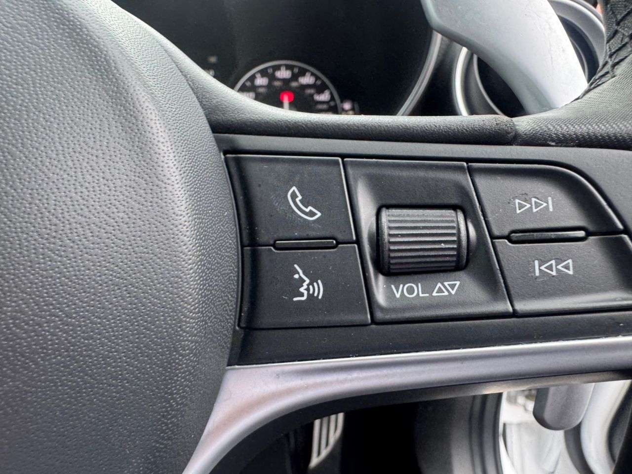 2017 ALFA ROMEO GIULIA 2017 ALFA ROMEO GIULIA