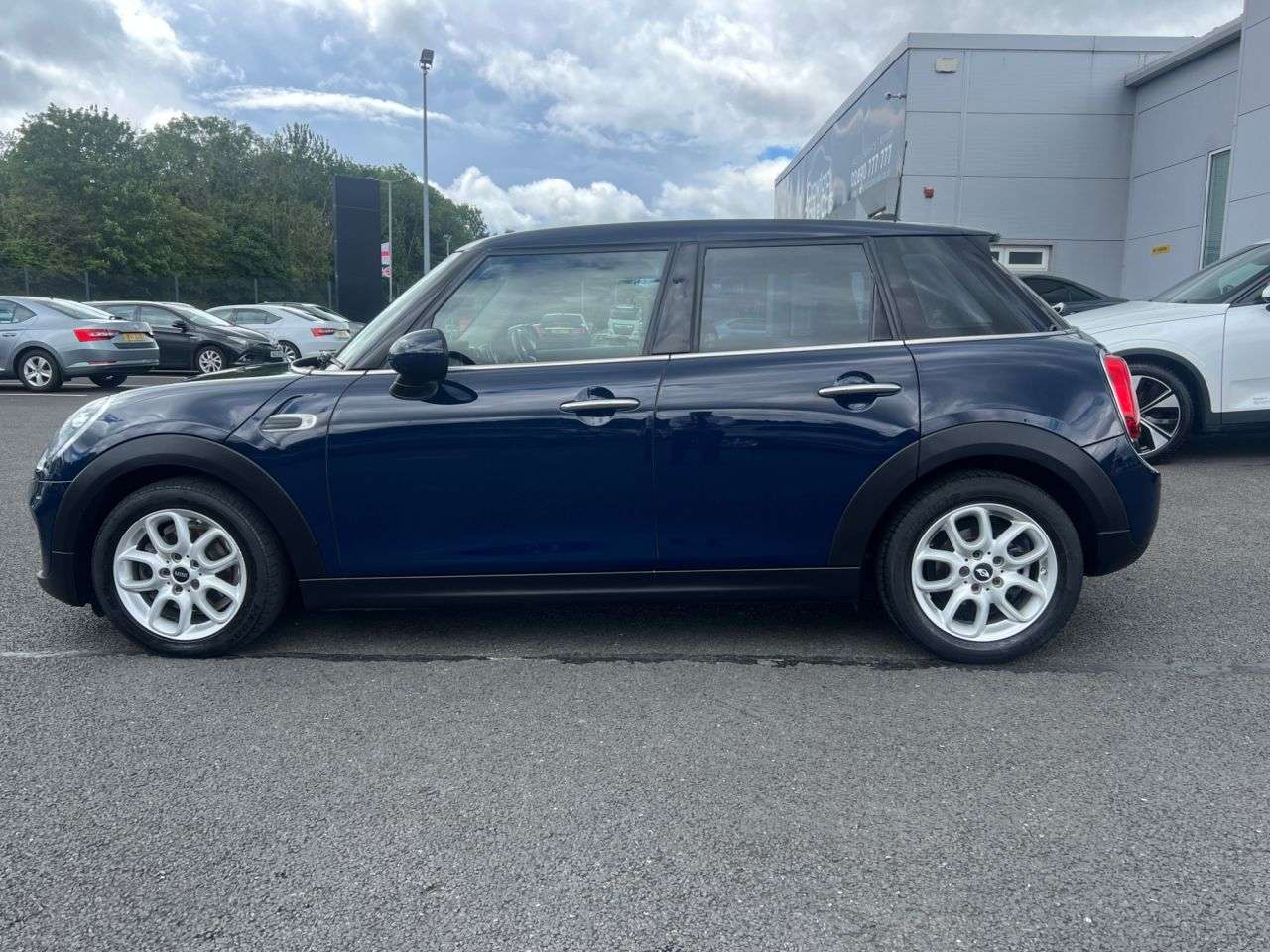 A 2018 MINI HATCH 1.5 Cooper Hatchback 5dr Petrol Manual Euro 6 (s/s) (136 ps) A 2018 MINI HATCH 1.5 Cooper Hatchback 5dr Petrol Manual Euro 6 (s/s) (136 ps)