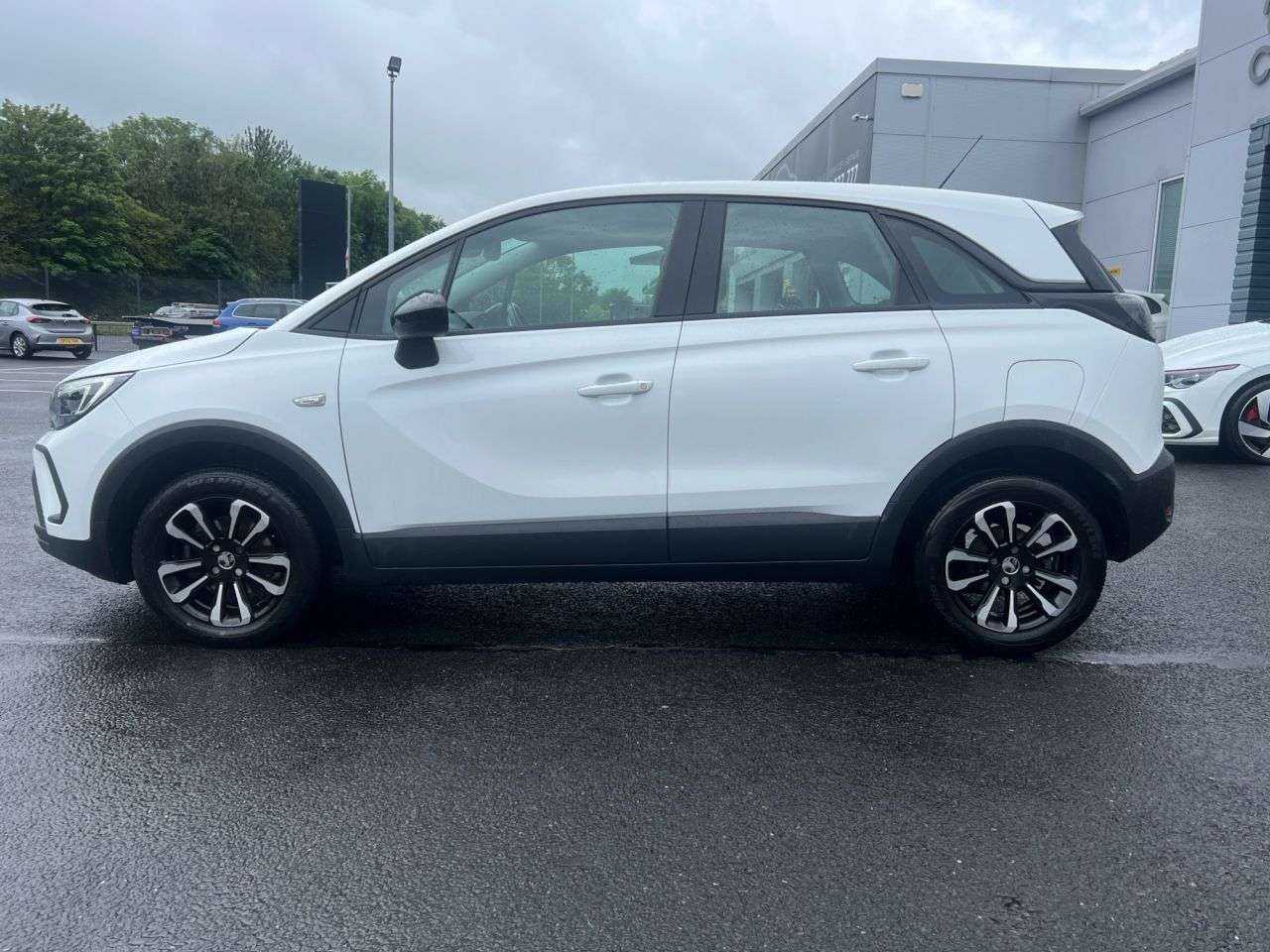 A 2022 VAUXHALL CROSSLAND 1.2 Turbo Design SUV 5dr Petrol Manual Euro 6 (s/s) (110 ps) A 2022 VAUXHALL CROSSLAND 1.2 Turbo Design SUV 5dr Petrol Manual Euro 6 (s/s) (110 ps)
