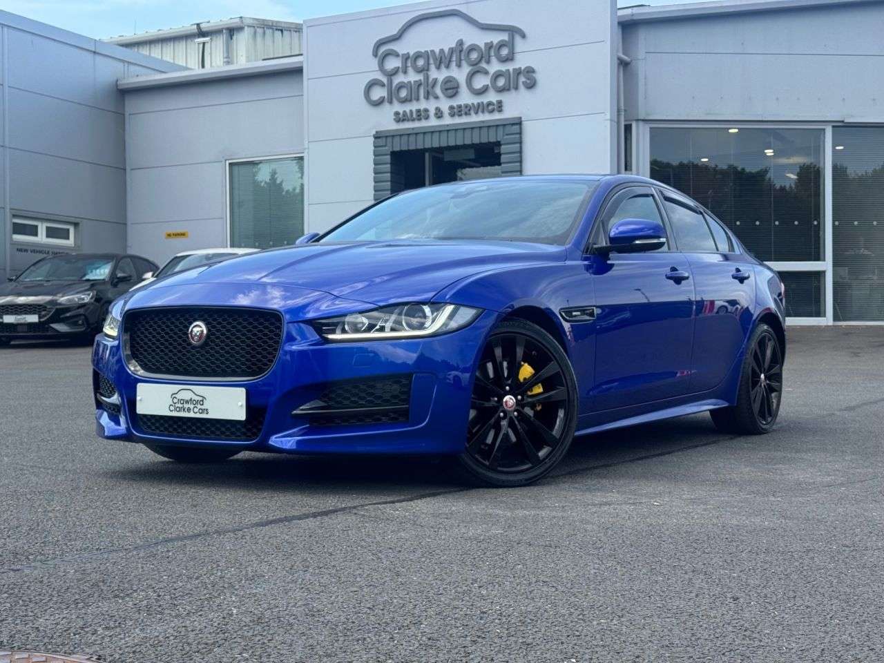 A 2018 JAGUAR XE 2.0i R-Sport Saloon 4dr Petrol Auto Euro 6 (s/s) (250 ps) A 2018 JAGUAR XE 2.0i R-Sport Saloon 4dr Petrol Auto Euro 6 (s/s) (250 ps)