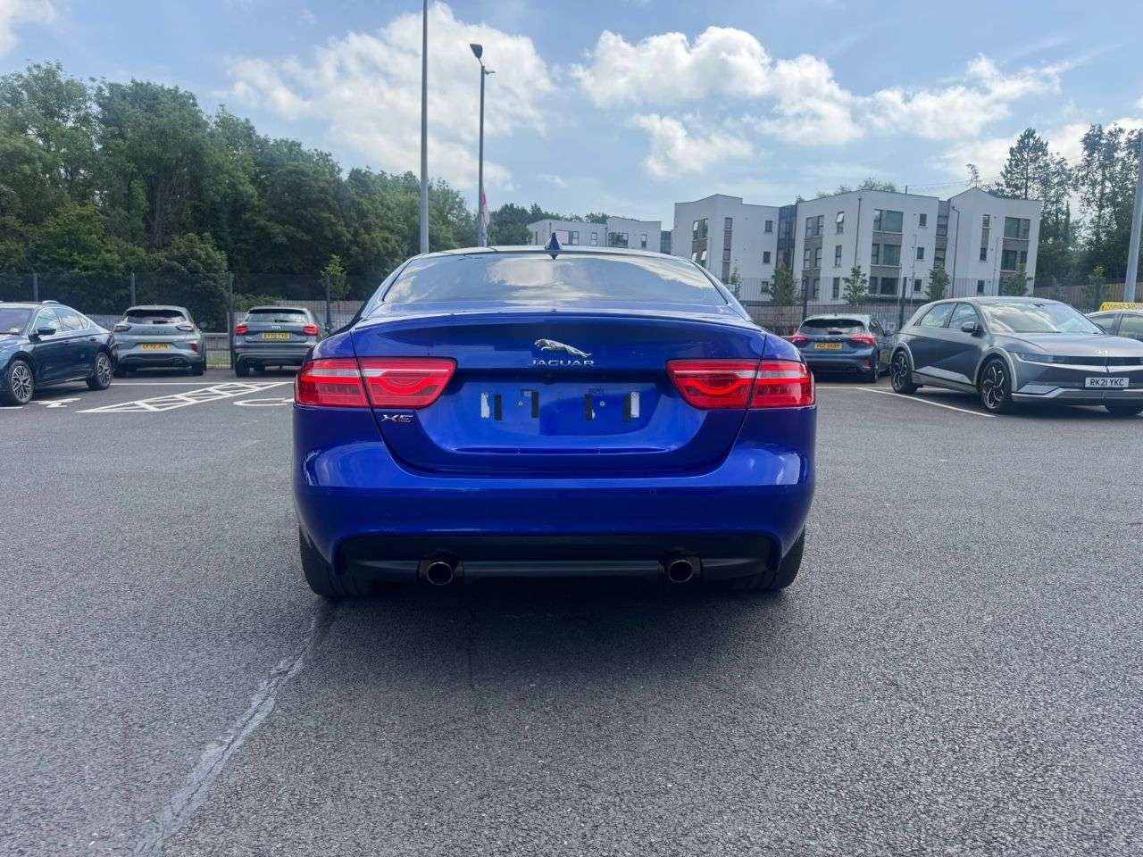 A 2018 JAGUAR XE 2.0i R-Sport Saloon 4dr Petrol Auto Euro 6 (s/s) (250 ps) A 2018 JAGUAR XE 2.0i R-Sport Saloon 4dr Petrol Auto Euro 6 (s/s) (250 ps)