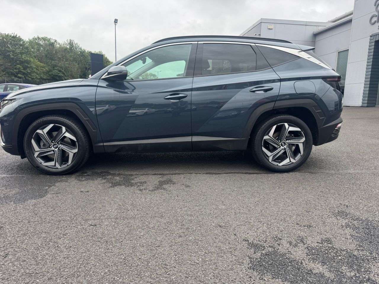 A 2022 HYUNDAI TUCSON 1.6 h T-GDi Ultimate SUV 5dr Petrol Hybrid Auto Euro 6 (s/s) (230 ps) A 2022 HYUNDAI TUCSON 1.6 h T-GDi Ultimate SUV 5dr Petrol Hybrid Auto Euro 6 (s/s) (230 ps)
