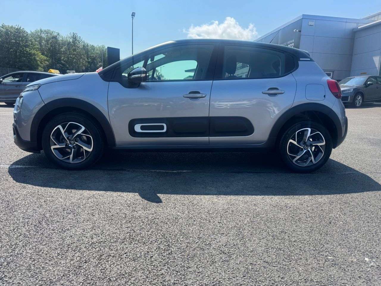 A 2021 CITROEN C3 1.2 PureTech Flair Hatchback 5dr Petrol Manual Euro 6 (s/s) (83 ps) A 2021 CITROEN C3 1.2 PureTech Flair Hatchback 5dr Petrol Manual Euro 6 (s/s) (83 ps)