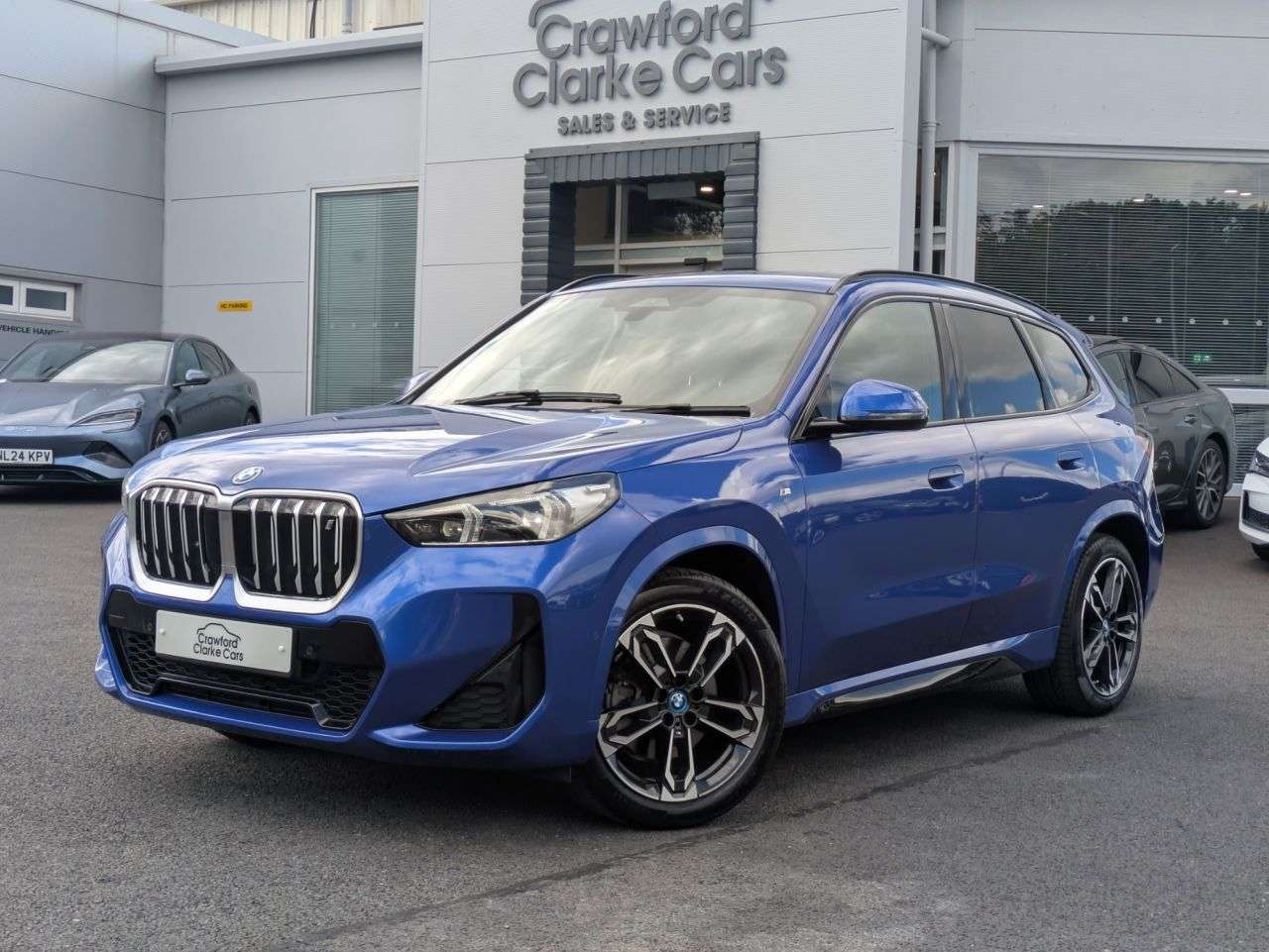 A 2023 BMW IX1 30 66.5kWh M Sport SUV 5dr Electric Auto xDrive (11kW Charger) (313 ps) A 2023 BMW IX1 30 66.5kWh M Sport SUV 5dr Electric Auto xDrive (11kW Charger) (313 ps)