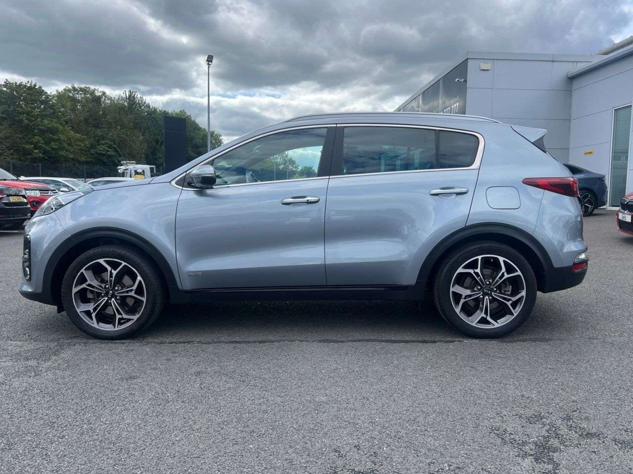 A 2021 KIA SPORTAGE 1.6 T-GDi GT-Line SUV 5dr Petrol DCT AWD Euro 6 (s/s) (174 bhp) A 2021 KIA SPORTAGE 1.6 T-GDi GT-Line SUV 5dr Petrol DCT AWD Euro 6 (s/s) (174 bhp)