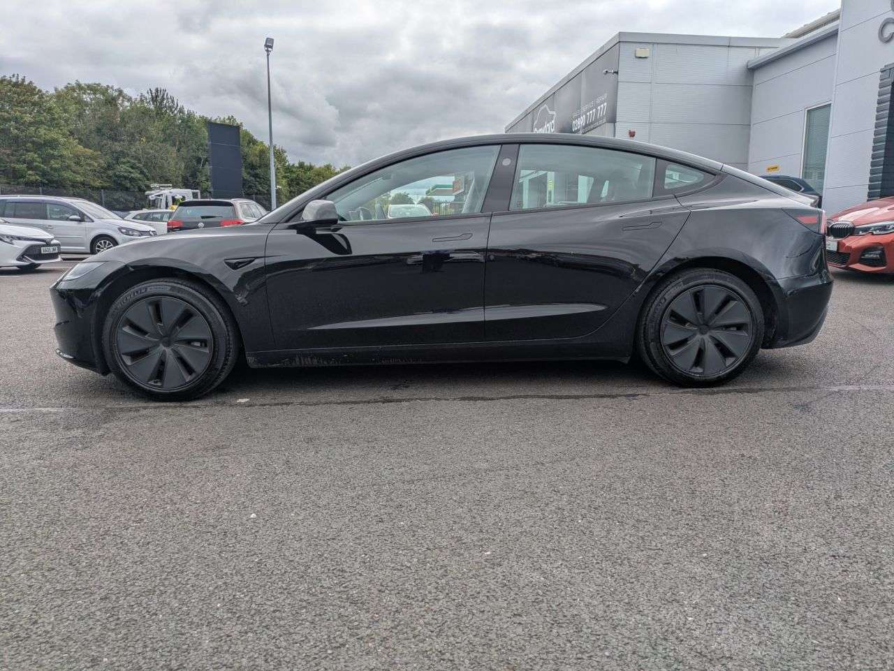 A 2025 TESLA MODEL 3 Saloon 4dr Electric Auto RWD (208 ps) A 2025 TESLA MODEL 3 Saloon 4dr Electric Auto RWD (208 ps)