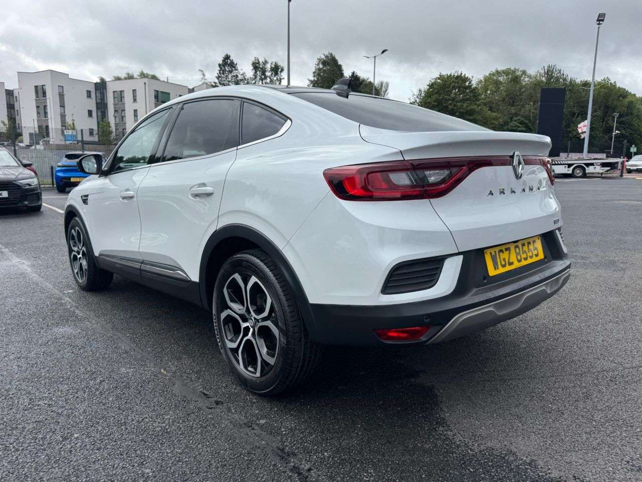 A 2022 RENAULT ARKANA 1.6 E-TECH S Edition SUV 5dr Petrol Hybrid Auto 2WD Euro 6 (s/s) (145 bhp) A 2022 RENAULT ARKANA 1.6 E-TECH S Edition SUV 5dr Petrol Hybrid Auto 2WD Euro 6 (s/s) (145 bhp)