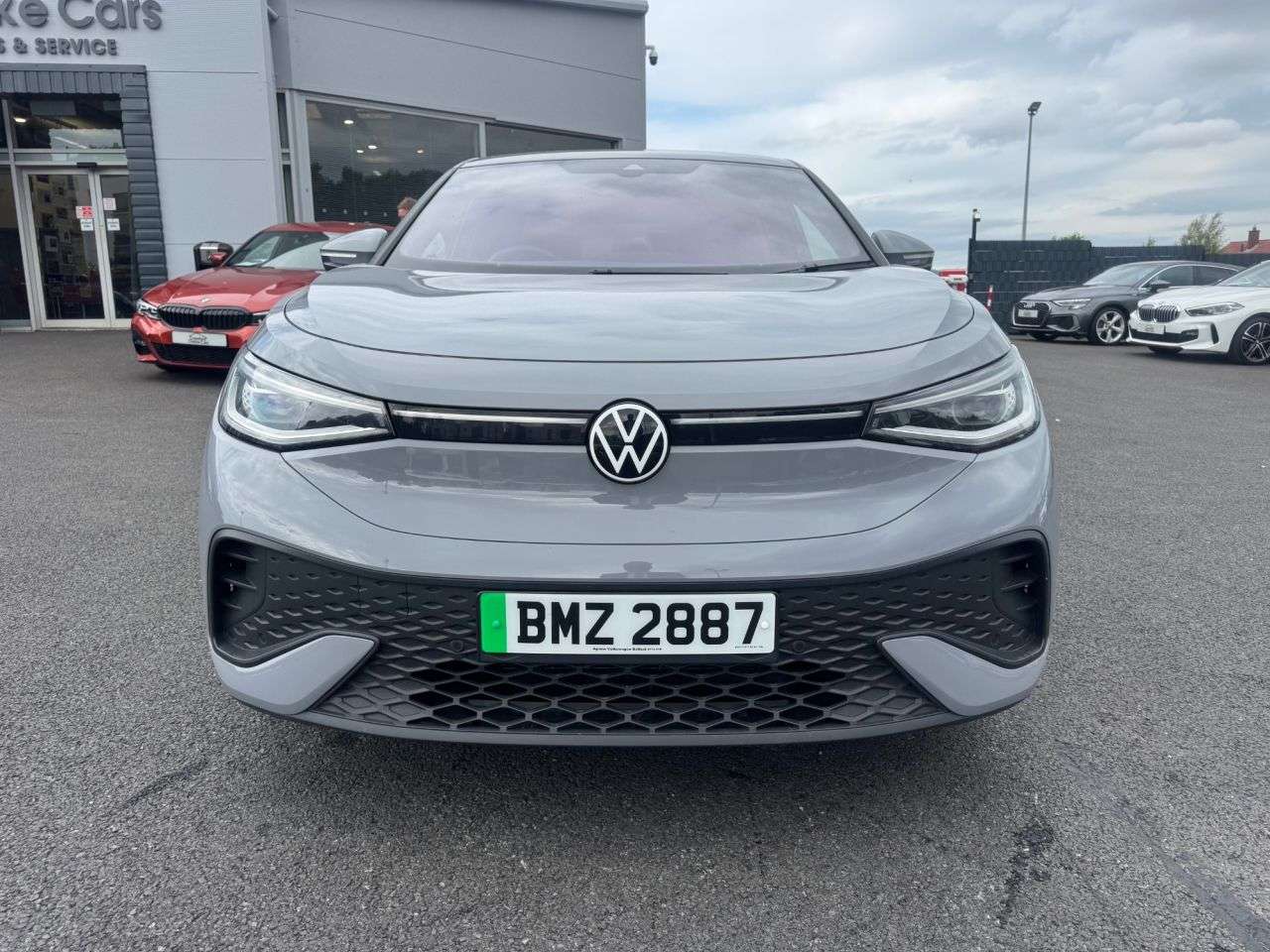 A 2023 VOLKSWAGEN ID.5 Pro 77kWh Style SUV 5dr Electric Auto (174 ps) A 2023 VOLKSWAGEN ID.5 Pro 77kWh Style SUV 5dr Electric Auto (174 ps)