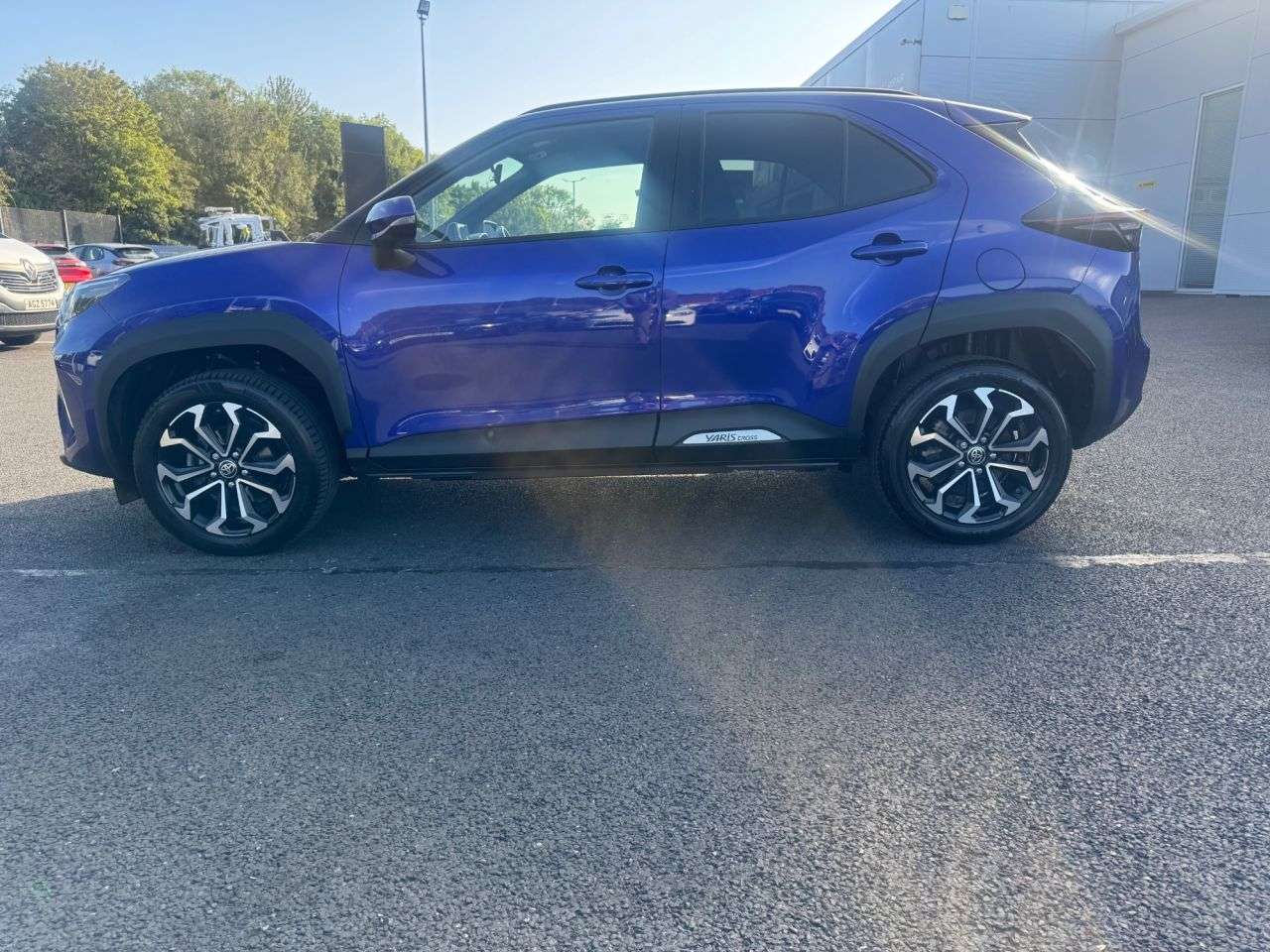 A 2024 TOYOTA YARIS CROSS 1.5 VVT-h Design SUV 5dr Petrol Hybrid E-CVT Euro 6 (s/s) (116 ps) A 2024 TOYOTA YARIS CROSS 1.5 VVT-h Design SUV 5dr Petrol Hybrid E-CVT Euro 6 (s/s) (116 ps)
