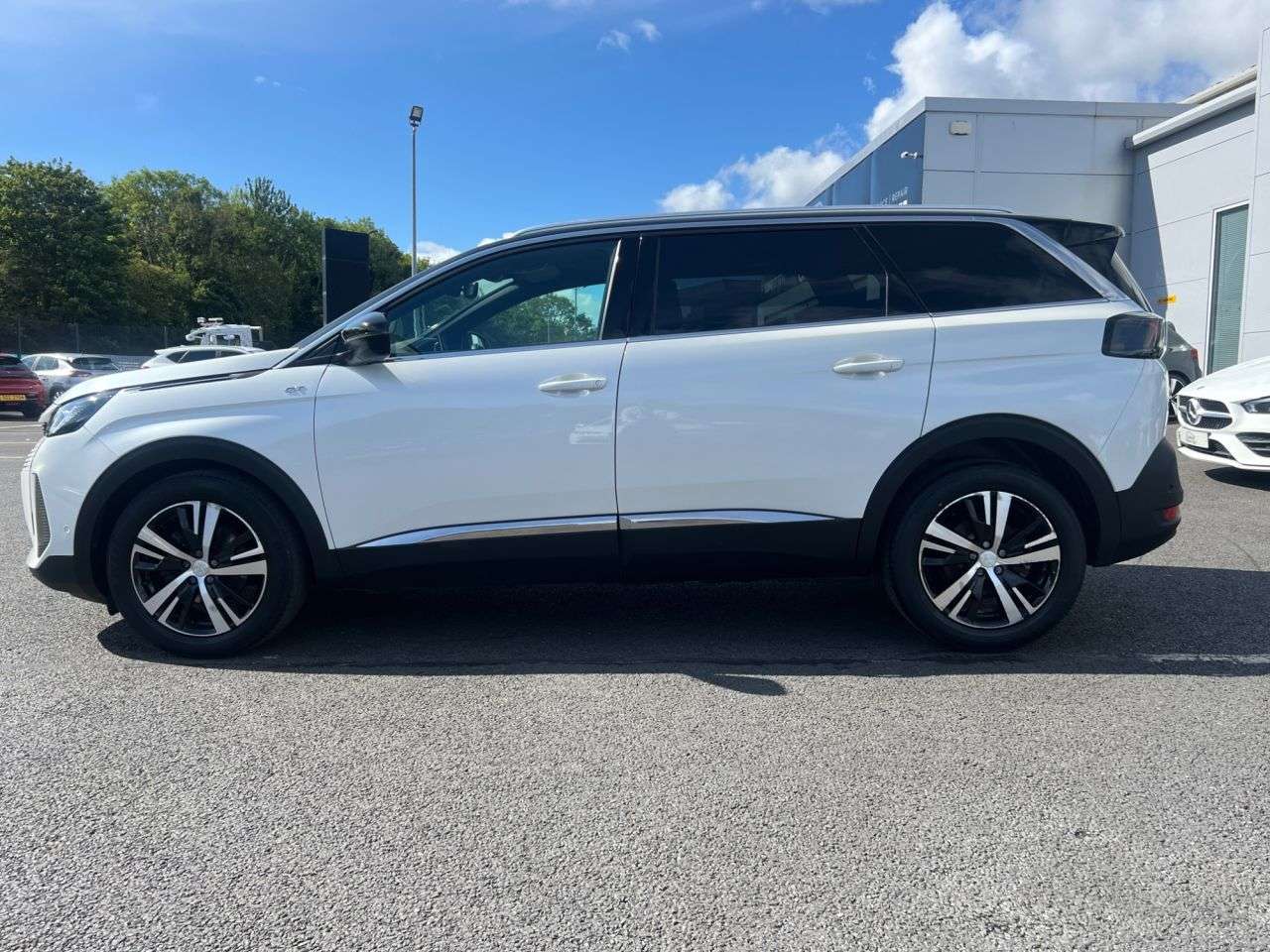 A 2021 PEUGEOT 5008 1.5 BlueHDi GT SUV 5dr Diesel Manual Euro 6 (s/s) (130 ps) A 2021 PEUGEOT 5008 1.5 BlueHDi GT SUV 5dr Diesel Manual Euro 6 (s/s) (130 ps)