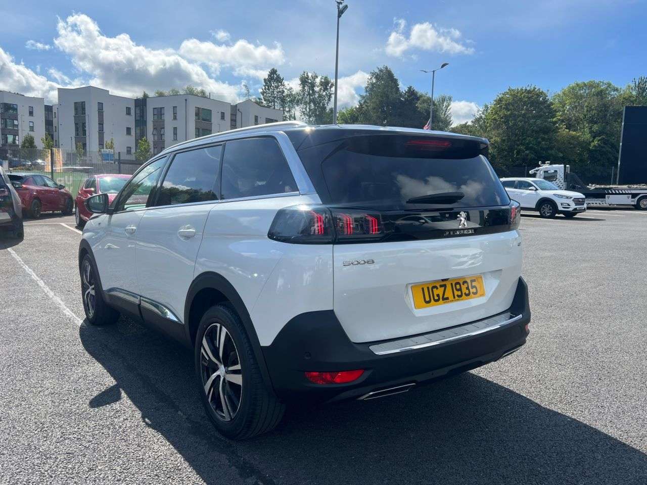 A 2021 PEUGEOT 5008 1.5 BlueHDi GT SUV 5dr Diesel Manual Euro 6 (s/s) (130 ps) A 2021 PEUGEOT 5008 1.5 BlueHDi GT SUV 5dr Diesel Manual Euro 6 (s/s) (130 ps)