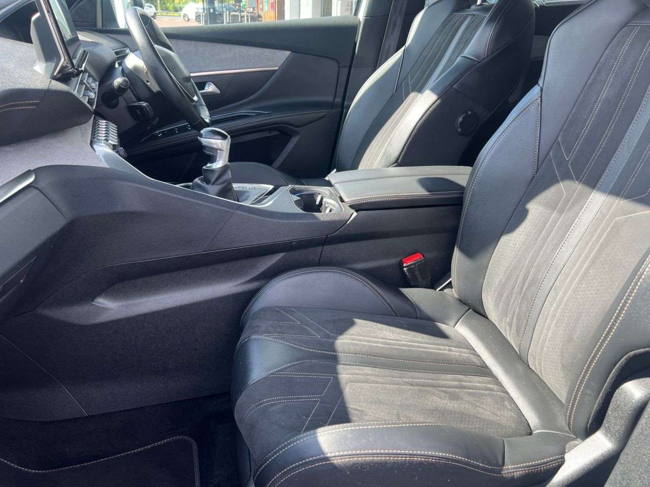 2021 PEUGEOT 5008 2021 PEUGEOT 5008