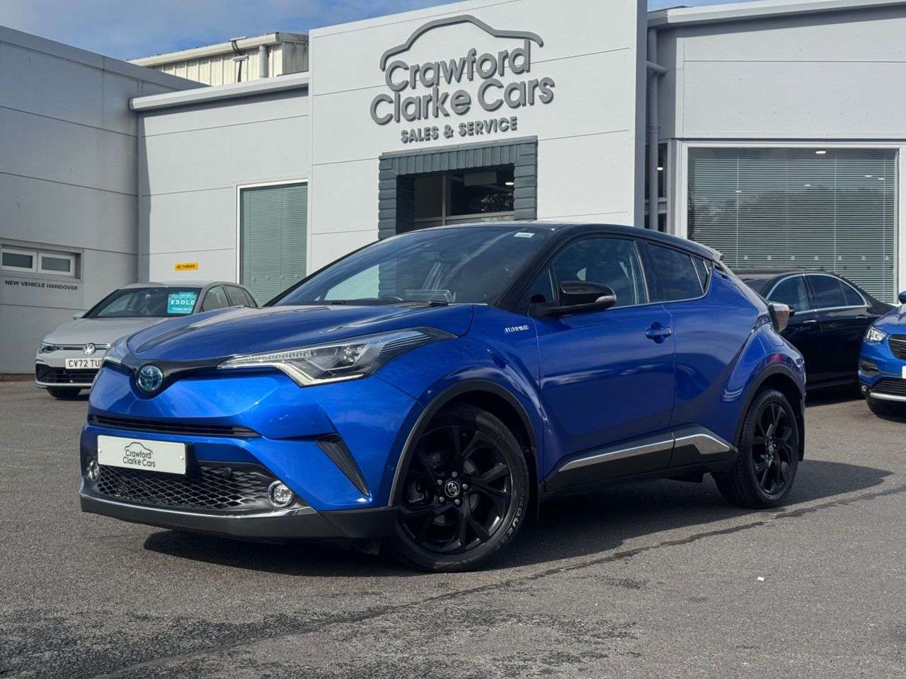 A 2019 TOYOTA C-HR 1.8 VVT-h Dynamic SUV 5dr Petrol Hybrid CVT Euro 6 (s/s) (122 ps) A 2019 TOYOTA C-HR 1.8 VVT-h Dynamic SUV 5dr Petrol Hybrid CVT Euro 6 (s/s) (122 ps)