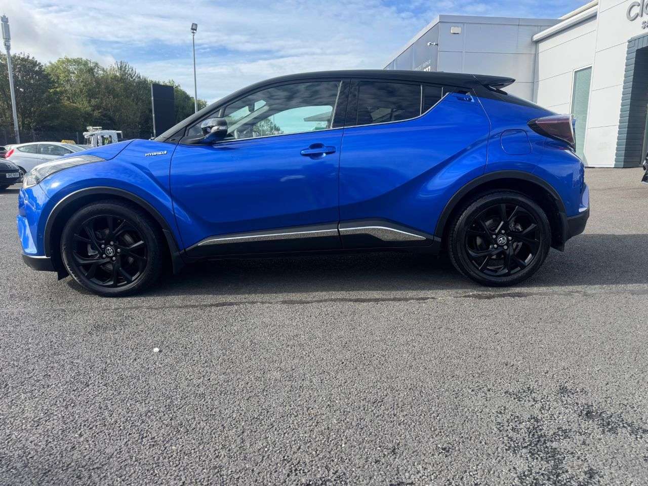 A 2019 TOYOTA C-HR 1.8 VVT-h Dynamic SUV 5dr Petrol Hybrid CVT Euro 6 (s/s) (122 ps) A 2019 TOYOTA C-HR 1.8 VVT-h Dynamic SUV 5dr Petrol Hybrid CVT Euro 6 (s/s) (122 ps)