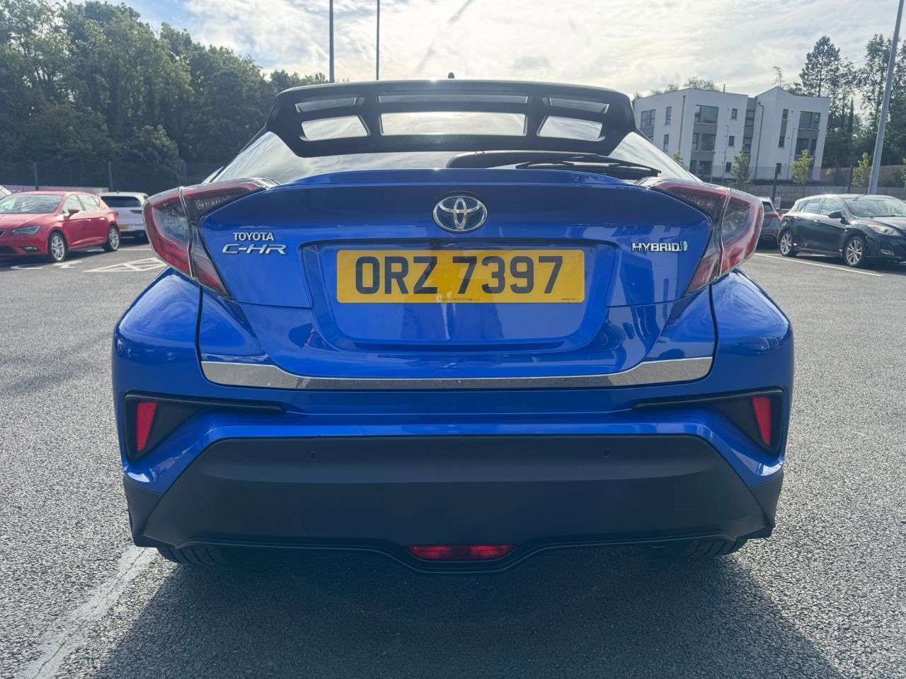 A 2019 TOYOTA C-HR 1.8 VVT-h Dynamic SUV 5dr Petrol Hybrid CVT Euro 6 (s/s) (122 ps) A 2019 TOYOTA C-HR 1.8 VVT-h Dynamic SUV 5dr Petrol Hybrid CVT Euro 6 (s/s) (122 ps)