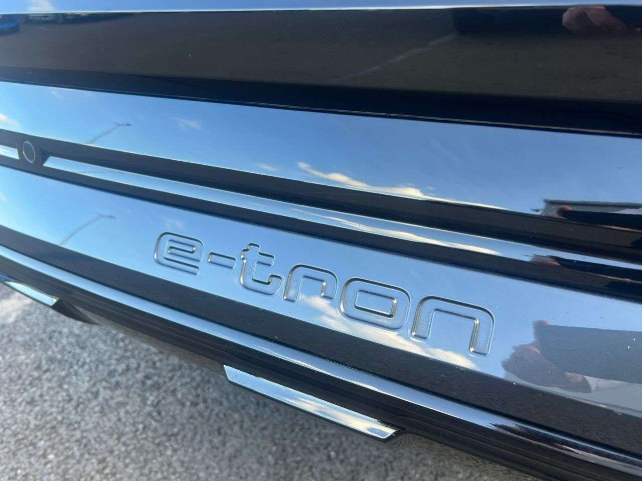 2023 AUDI Q8 E-TRON 2023 AUDI Q8 E-TRON